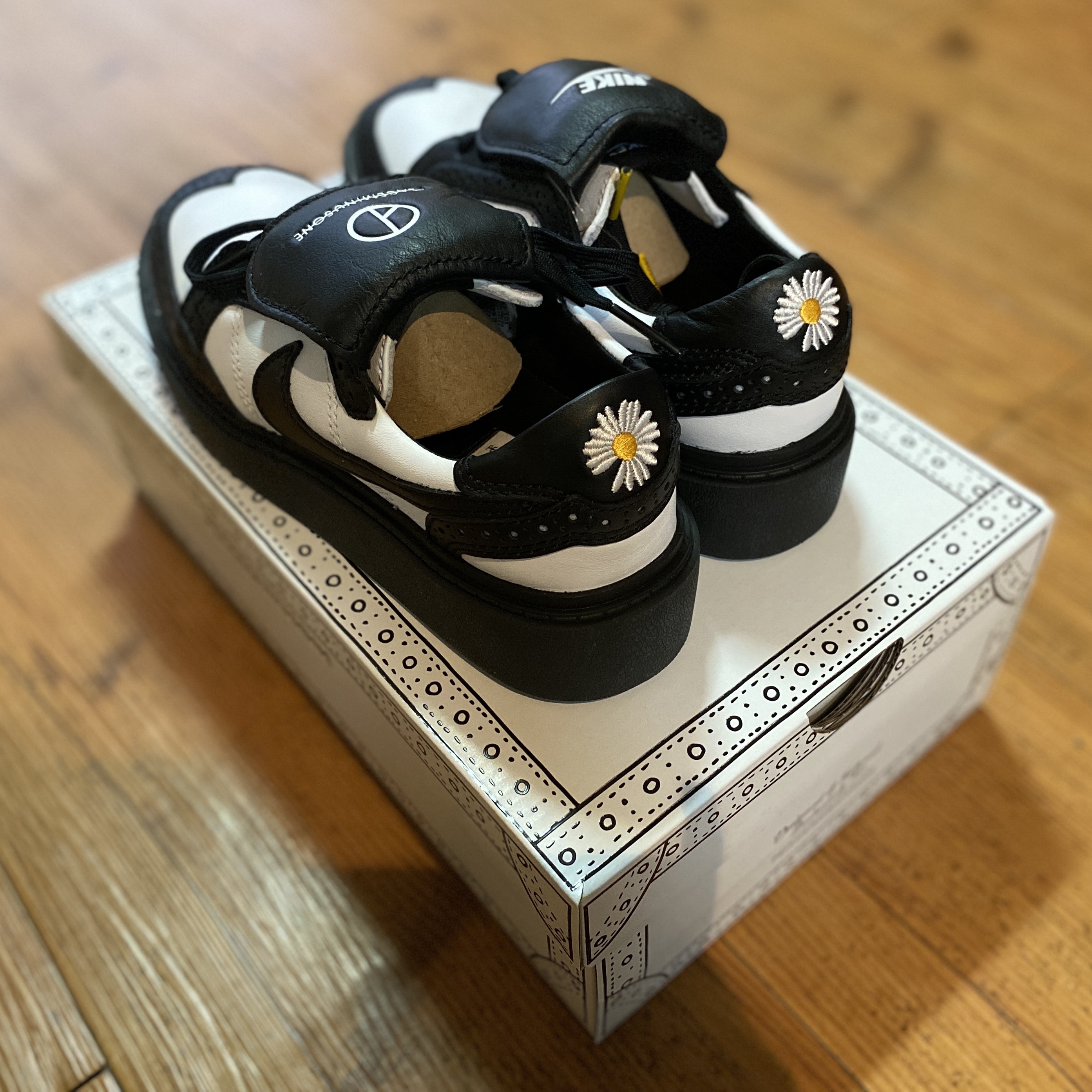 Nike x Peaceminusone Kwondo1 Black and White 착용 스타일 - 2