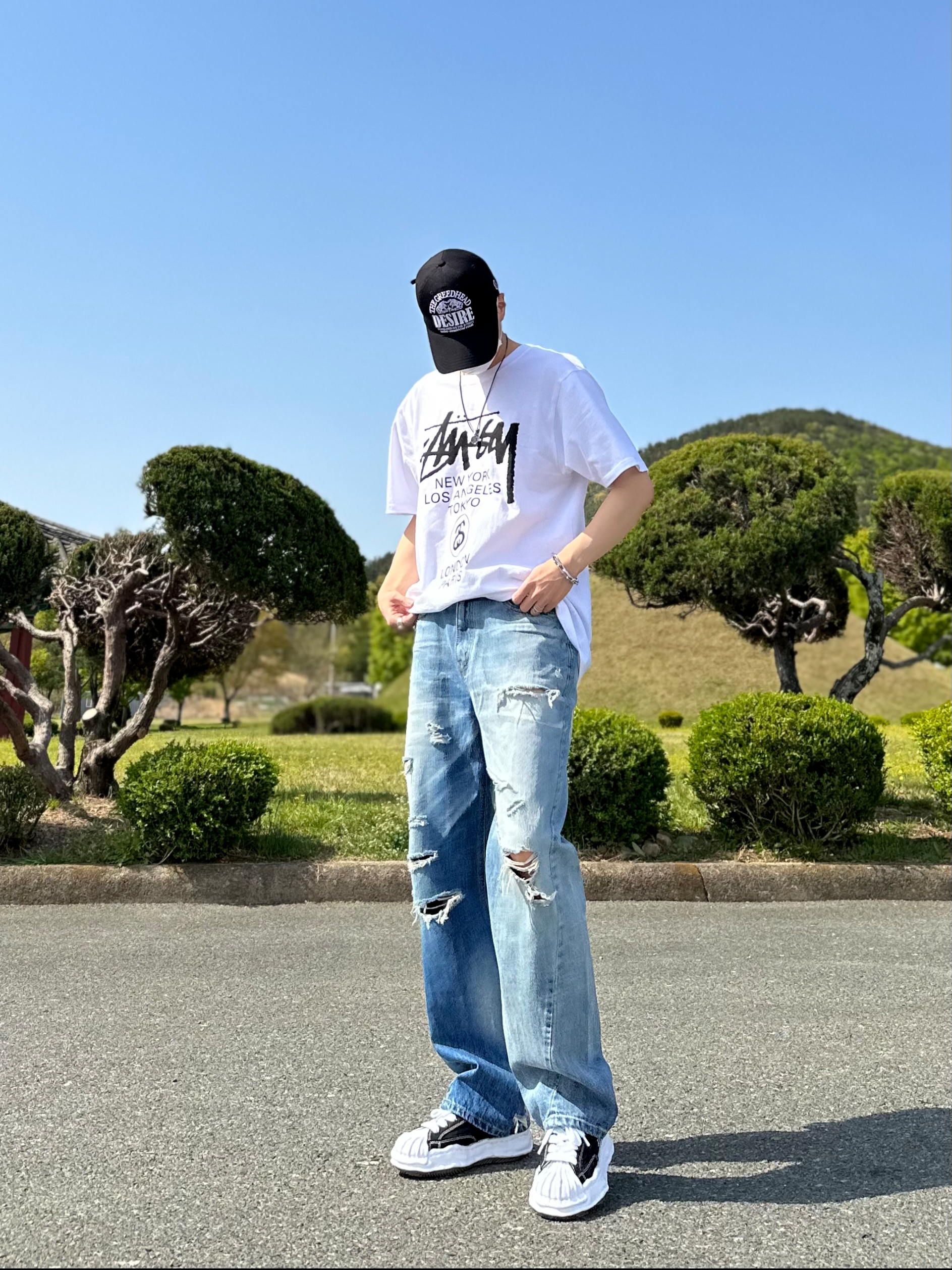 Maison Mihara Yasuhiro Blakey OG Sole Canvas Low-top Sneakers Black White 착용 스타일 - 1