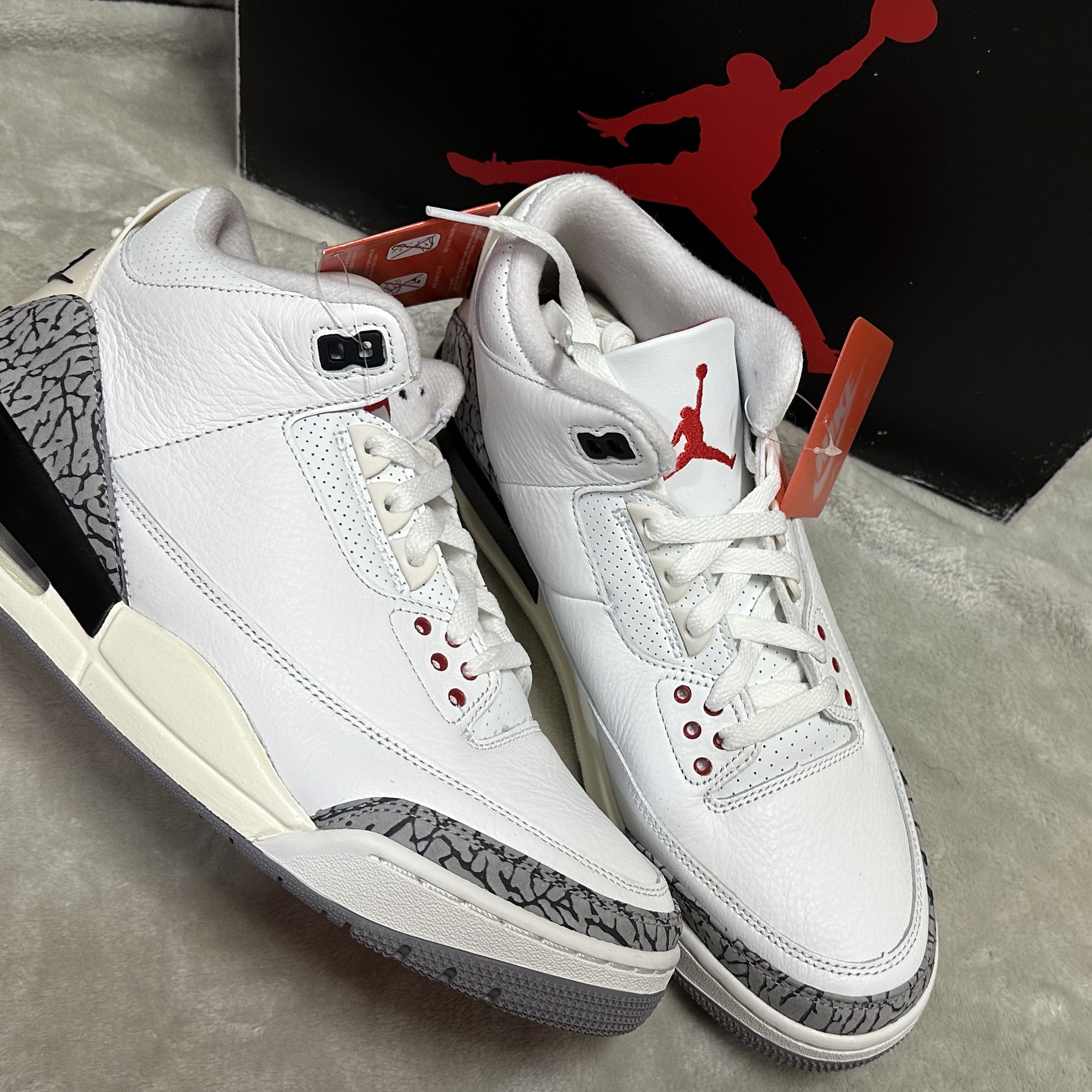 Jordan 3 Retro White Cement Reimagined 착용 스타일 - 2