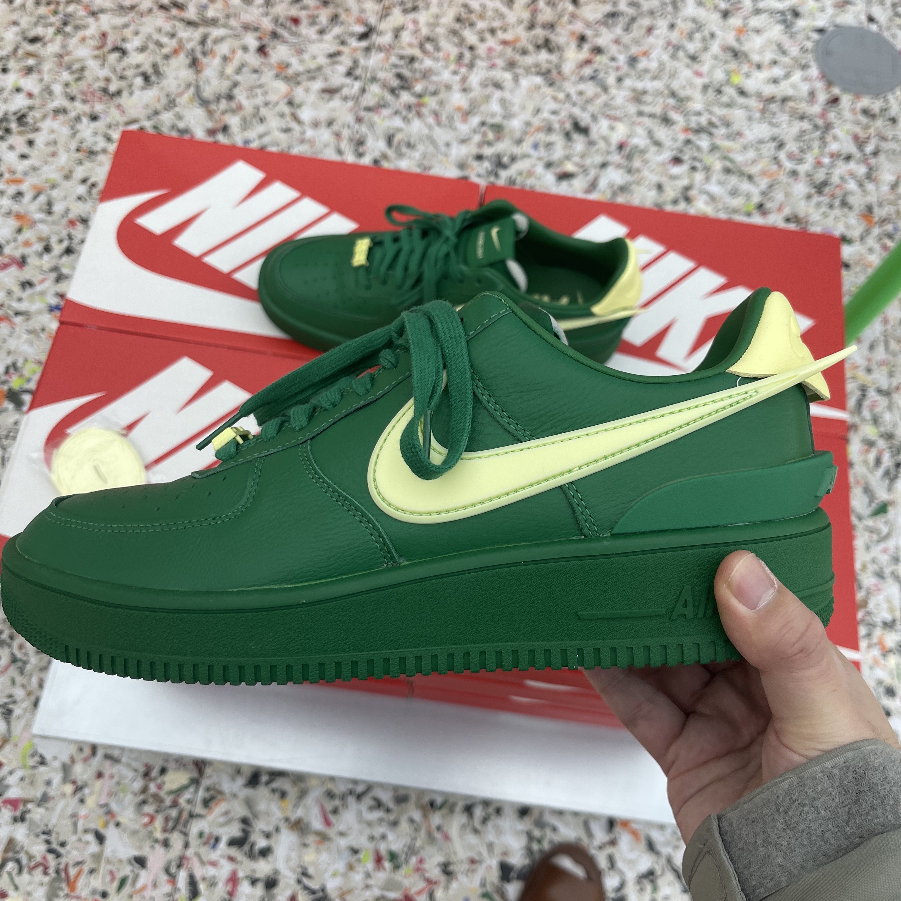 Nike x Ambush Air Force 1 Low SP Pine Green and Citron, Nike x Ambush Air Force 1 Low SP Game Royal and Vivid Sulfur 착용 스타일 - 1