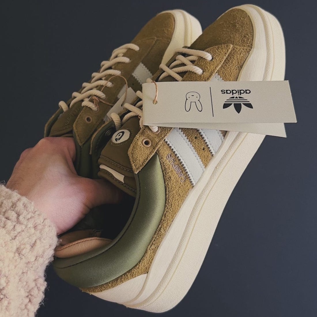 Adidas x Bad Bunny Campus Wild Moss 착용 스타일 - 2