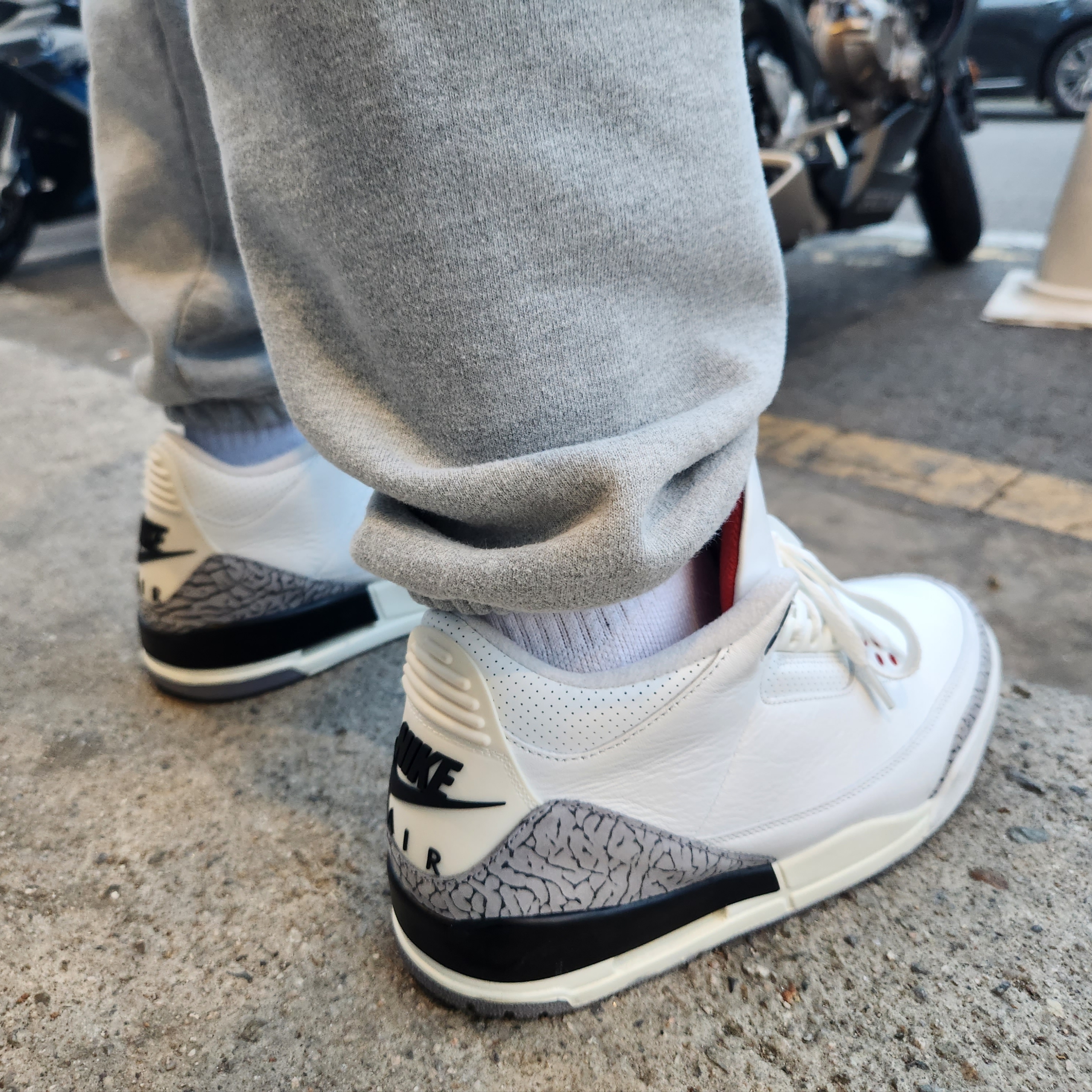 Jordan 3 Retro White Cement Reimagined 착용 스타일 - 3