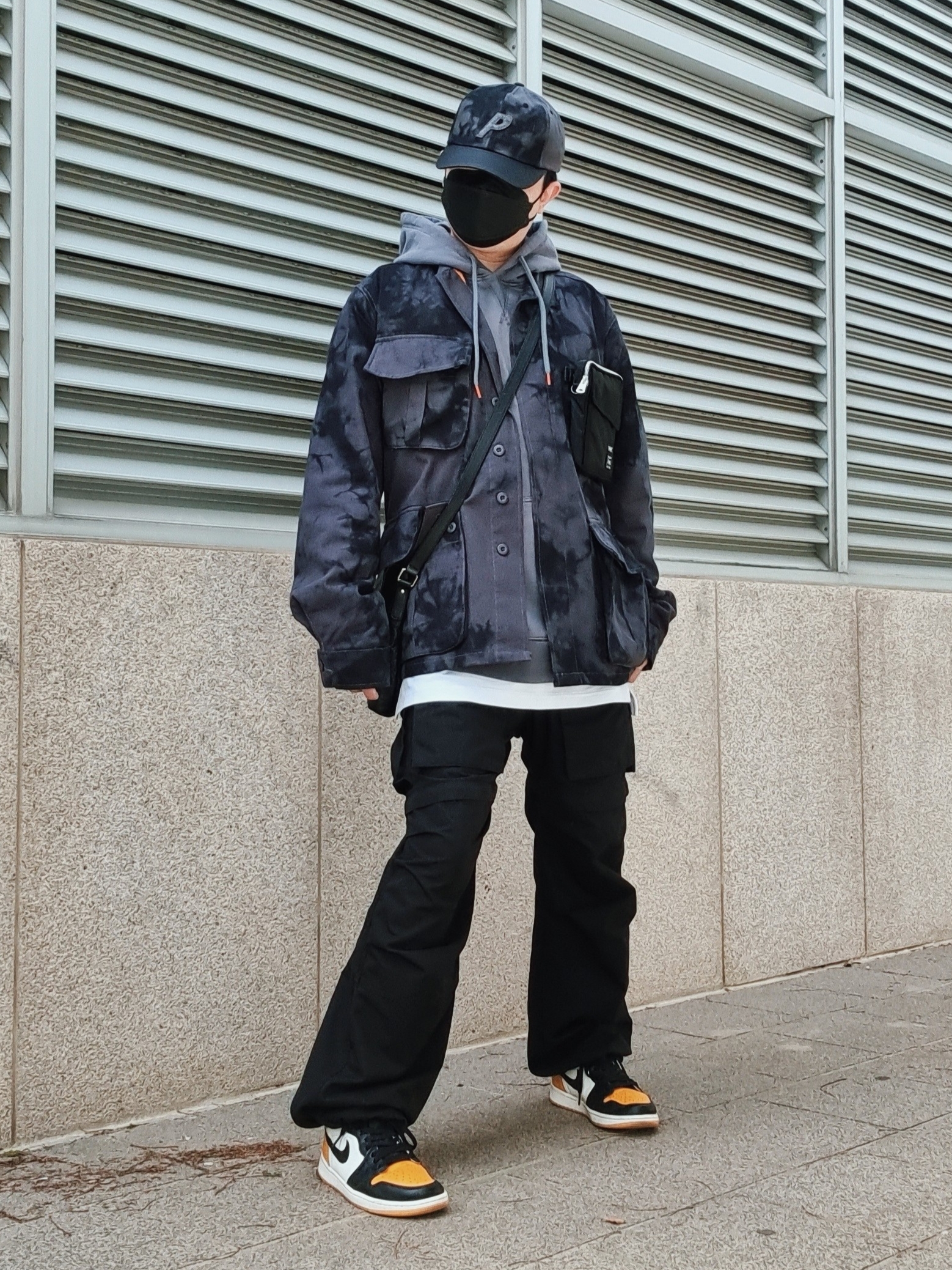 Palace x Porter P Cap Black, Palace x Porter Tri-Ferg Hoodie Gray 착용 스타일 - 3