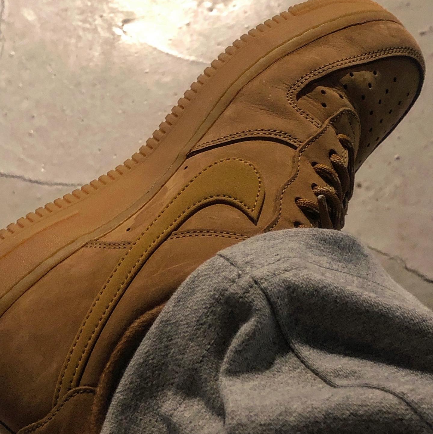 Nike Air Force 1 '07 WB Flax 착용 스타일