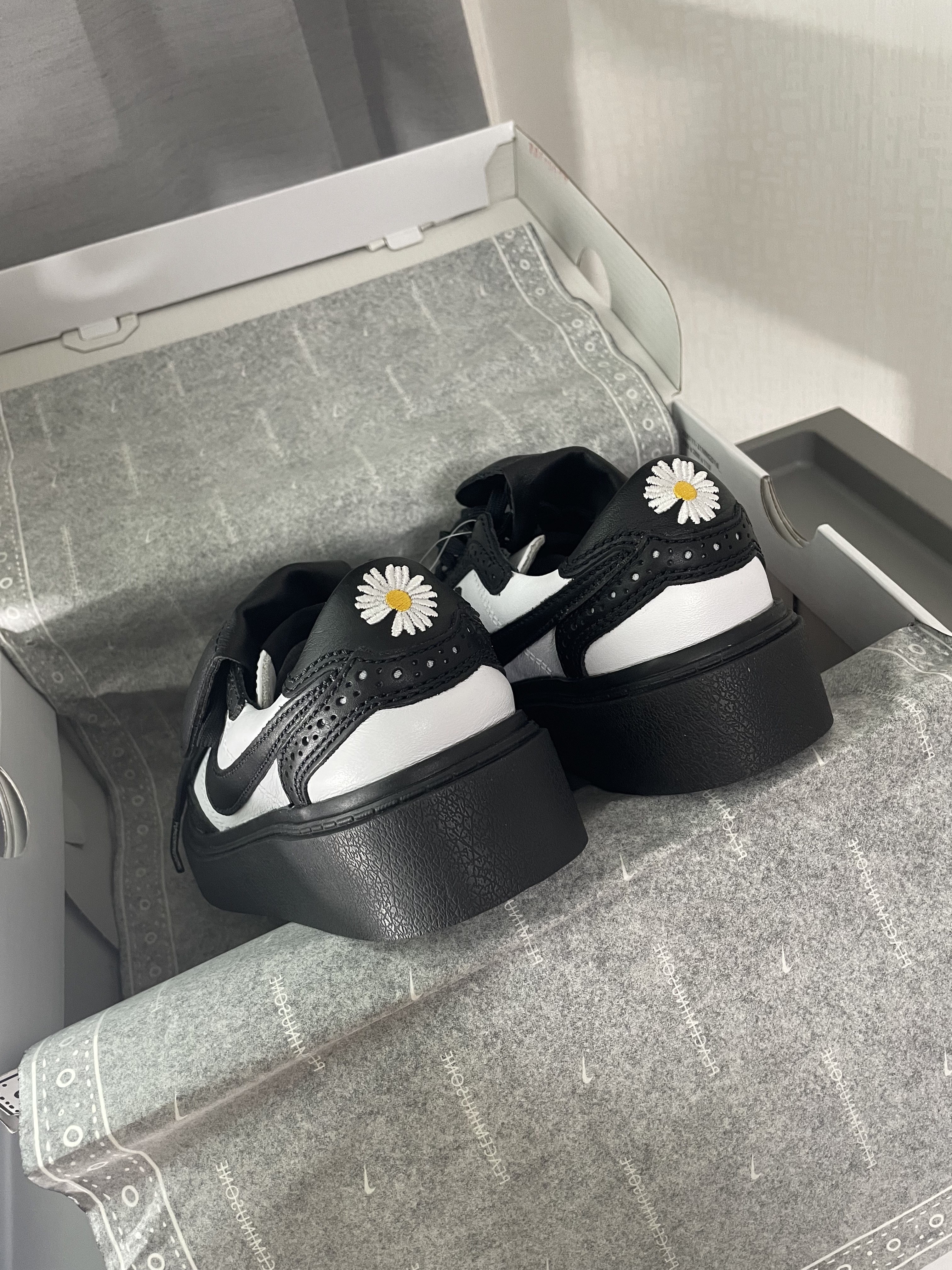 Nike x Peaceminusone Kwondo1 Black and White 착용 스타일 - 1