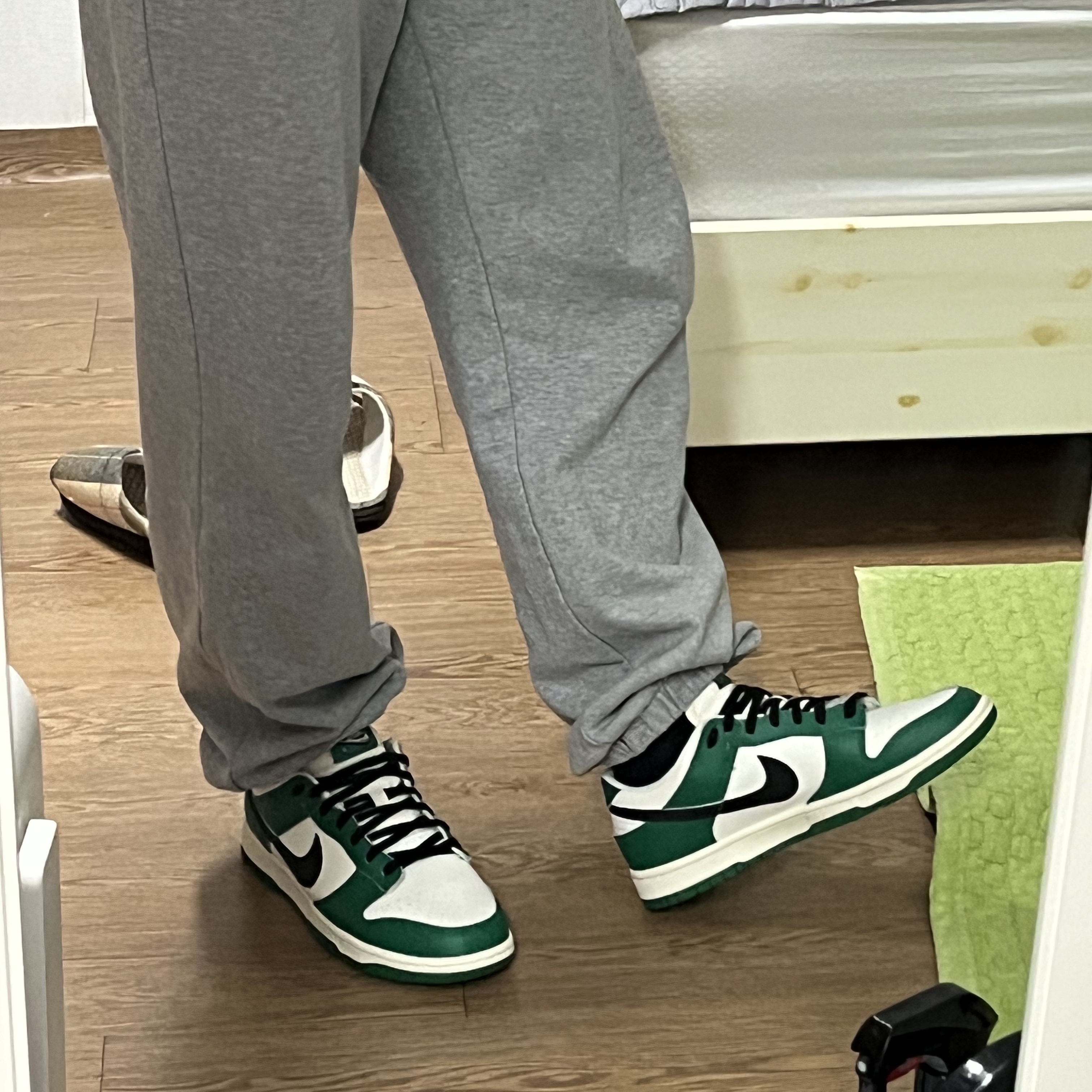 Nike Dunk Low Retro SE Jackpot Malachite 착용 스타일 - 1