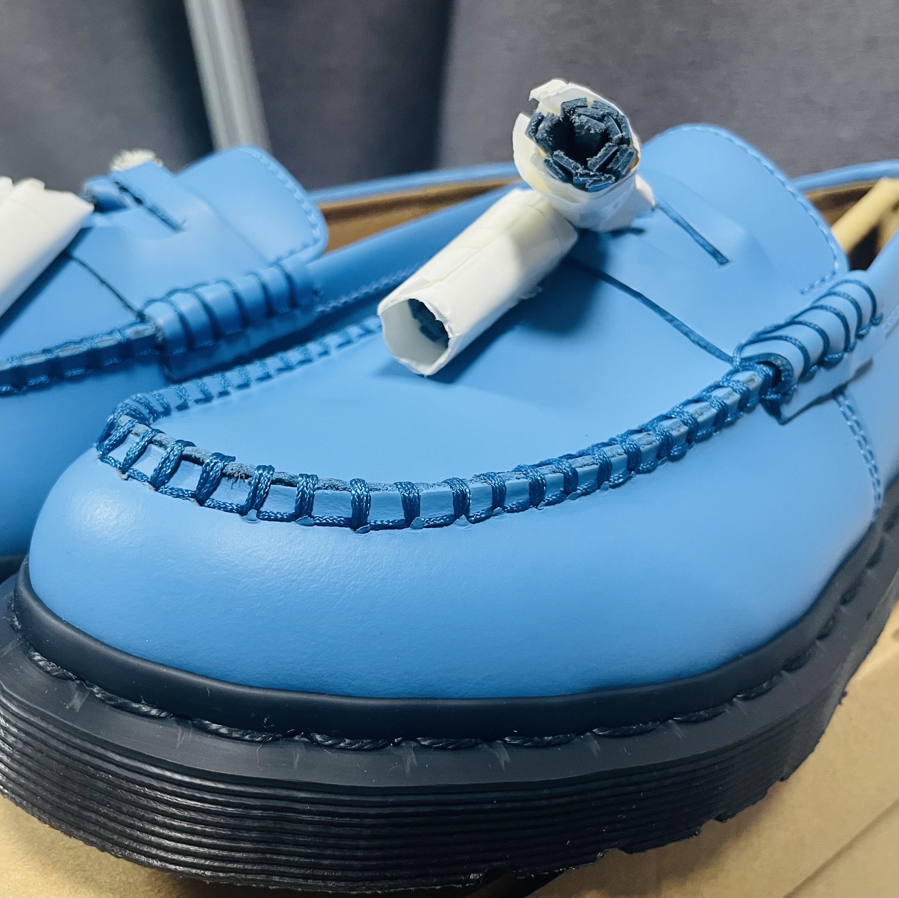 Dr. Martens x Supreme Penton Tassel Loafer Royal Blue 착용 스타일 - 2