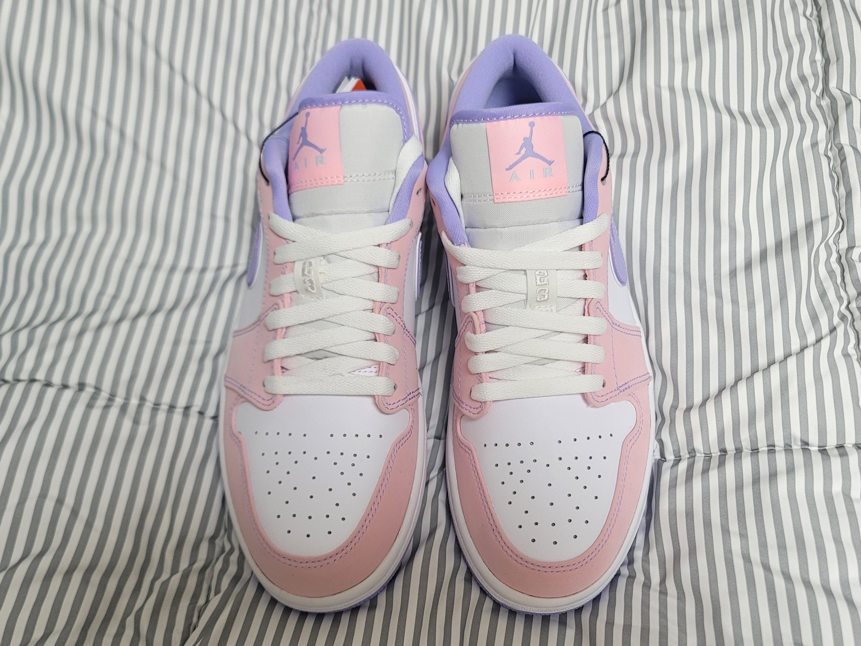 Jordan 1 Low SE Arctic Punch 착용 스타일 - 5