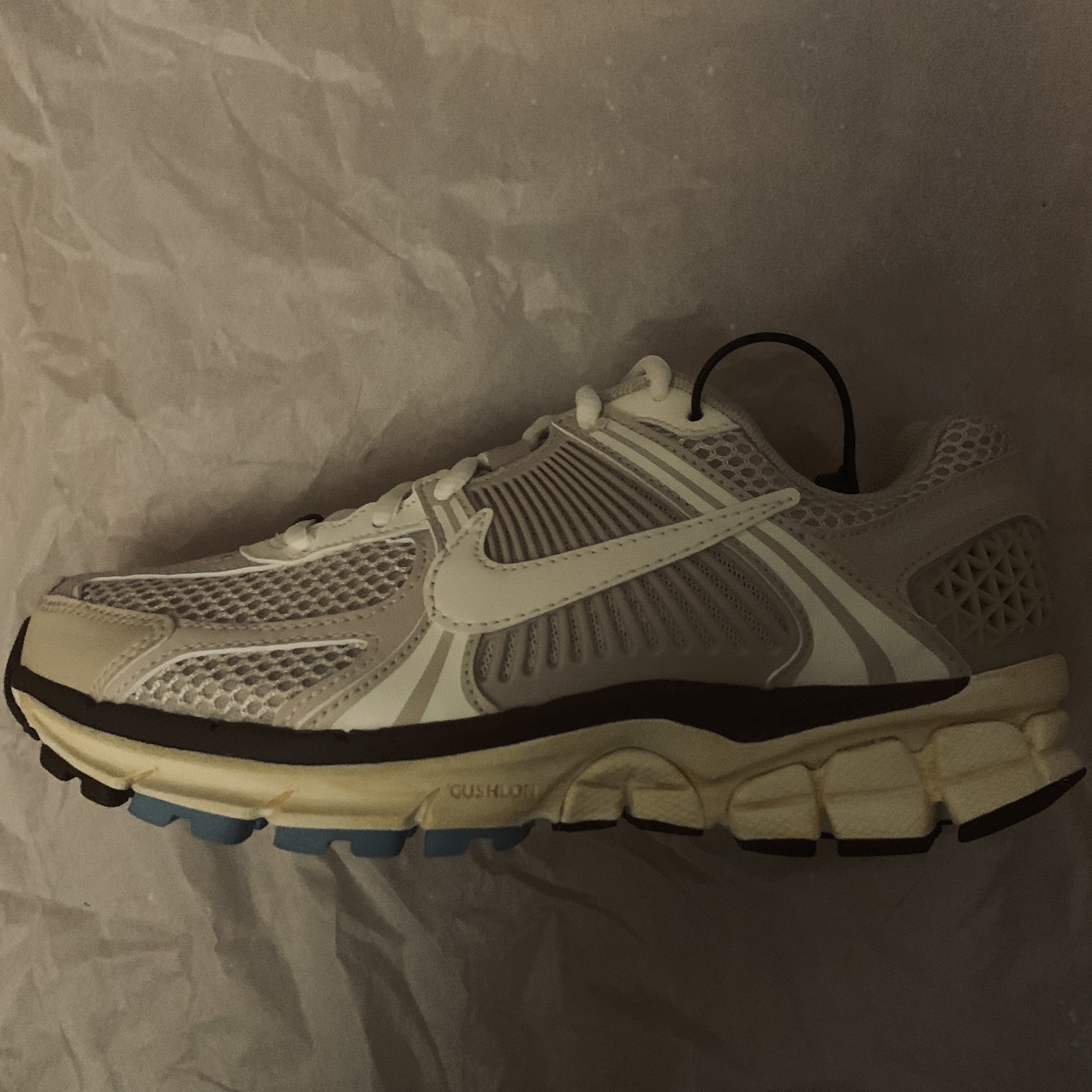 (W) Nike Zoom Vomero 5 Oatmeal 착용 스타일