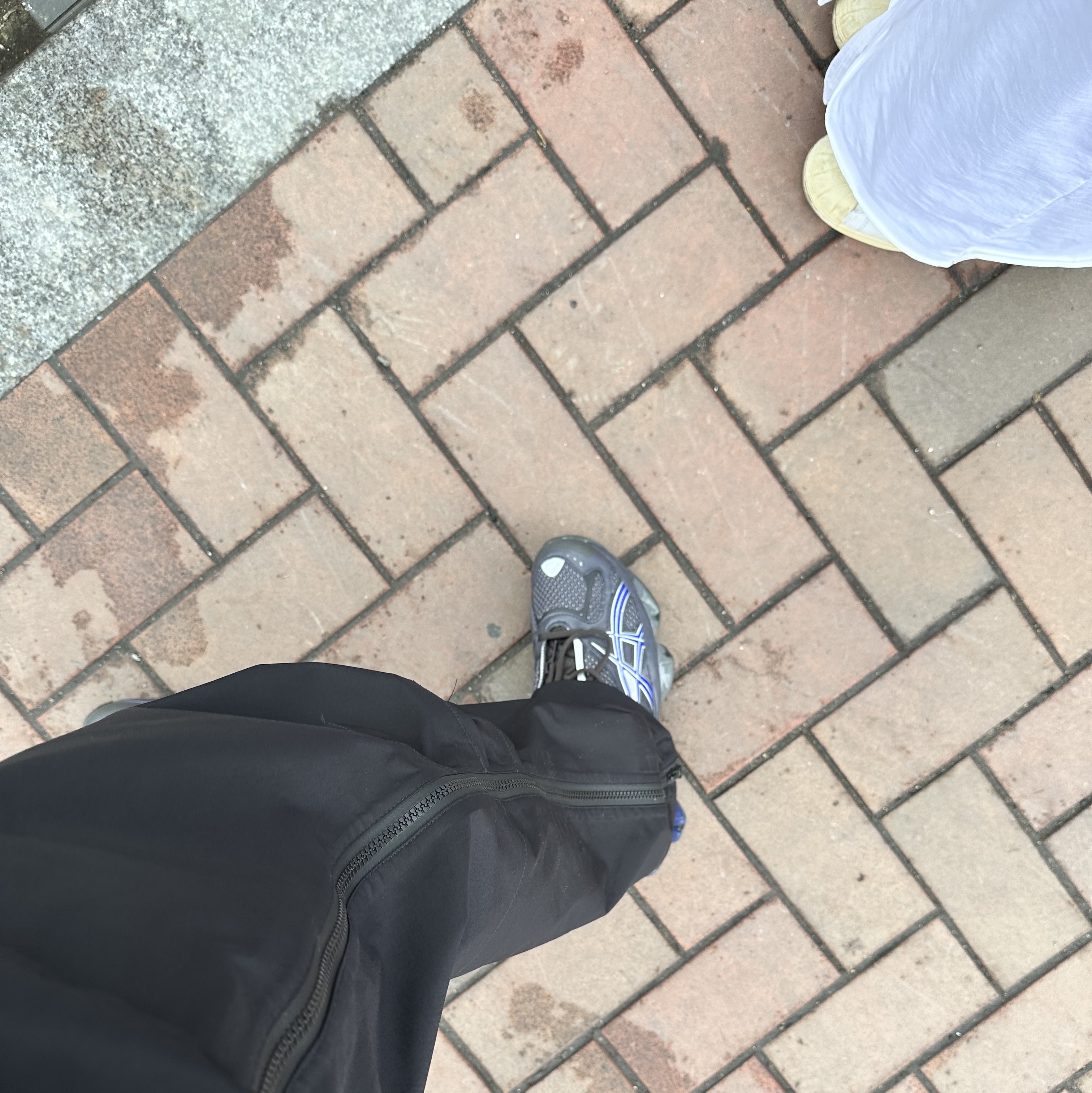 Asics x Kiko Kostadinov Gel-Quantum Zientzia Dark Grey, Adidas Superstar Premium White Black 착용 스타일