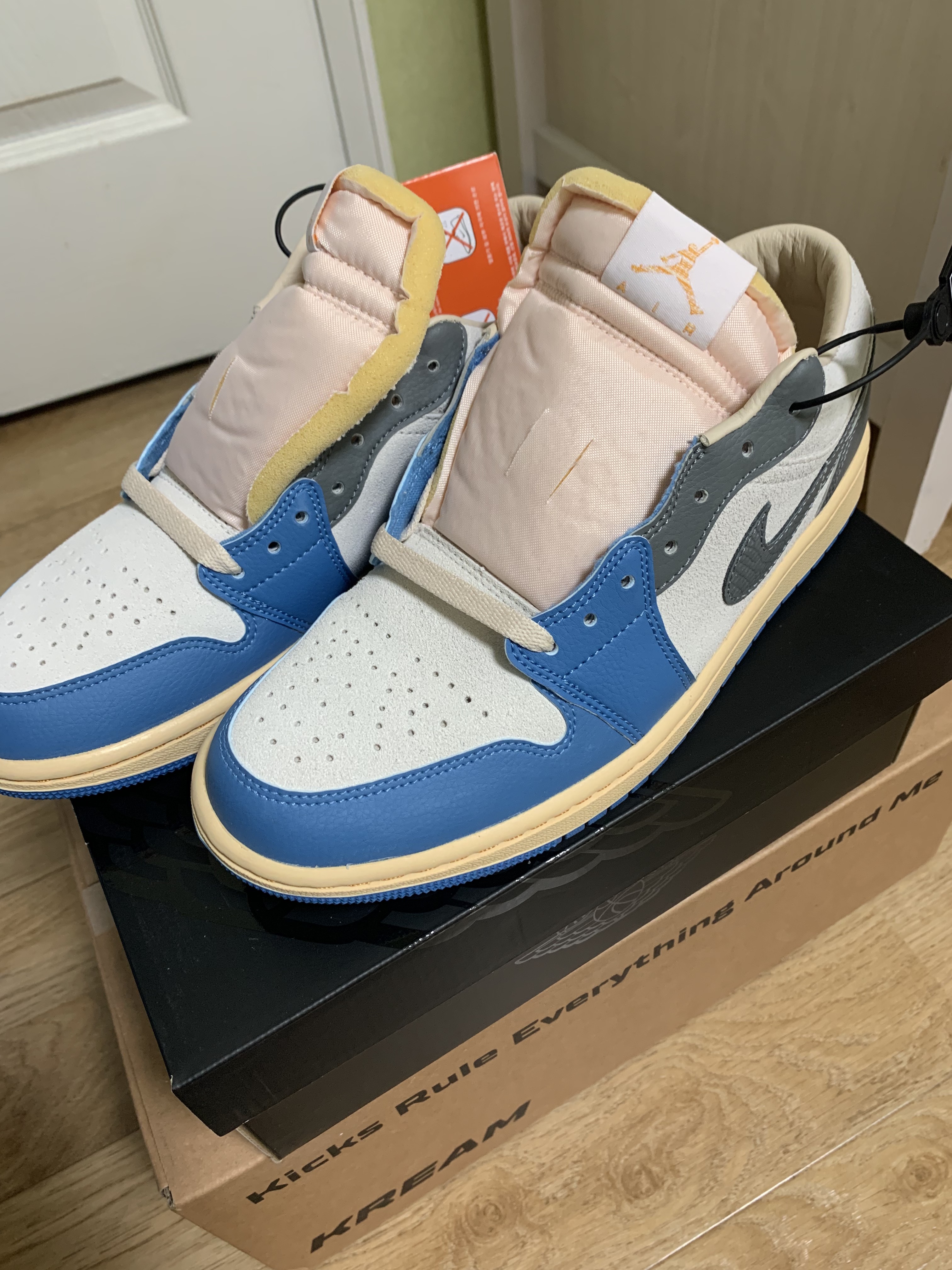 Jordan 1 Low SE Tokyo 96 착용 스타일