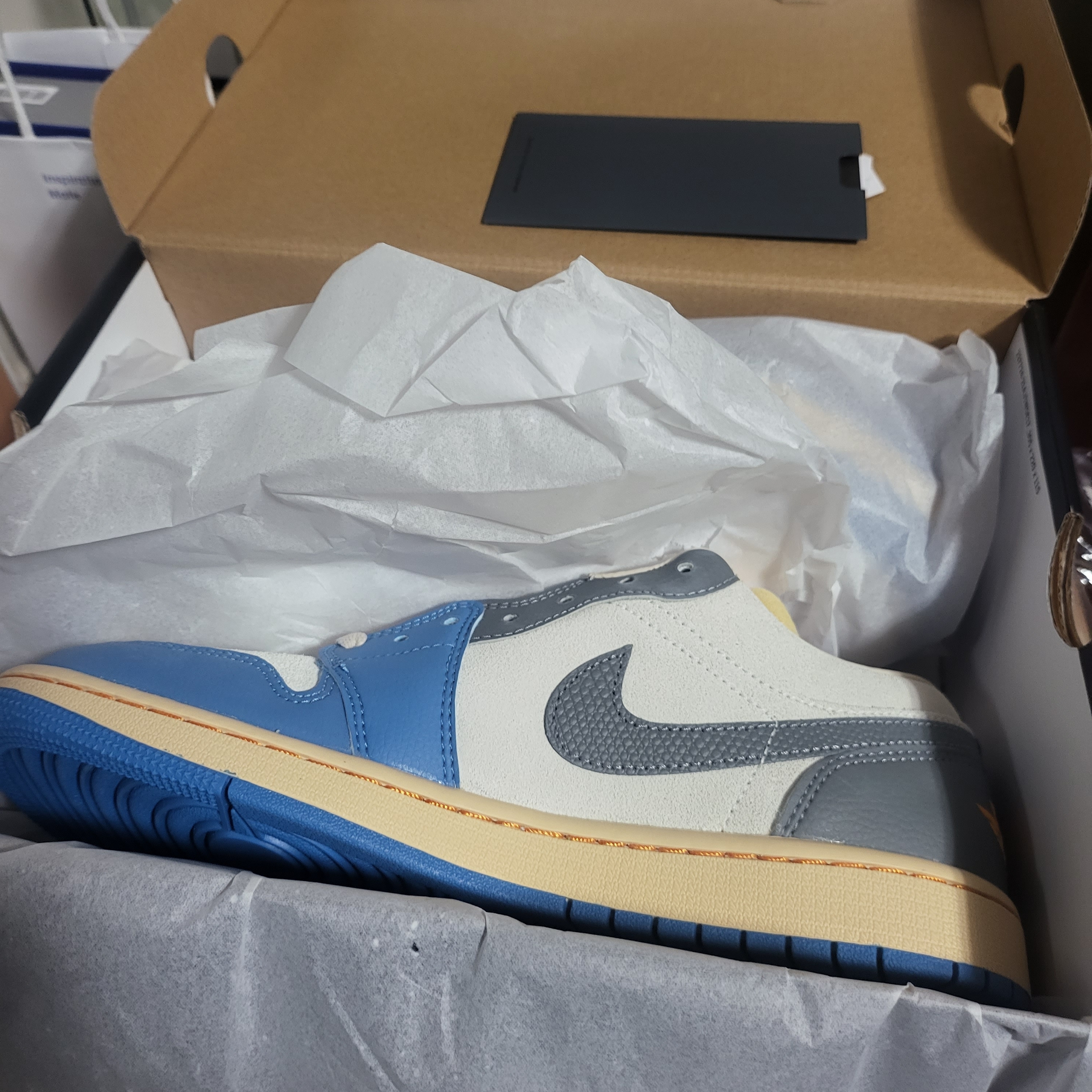 Jordan 1 Low SE Tokyo 96 착용 스타일 - 4