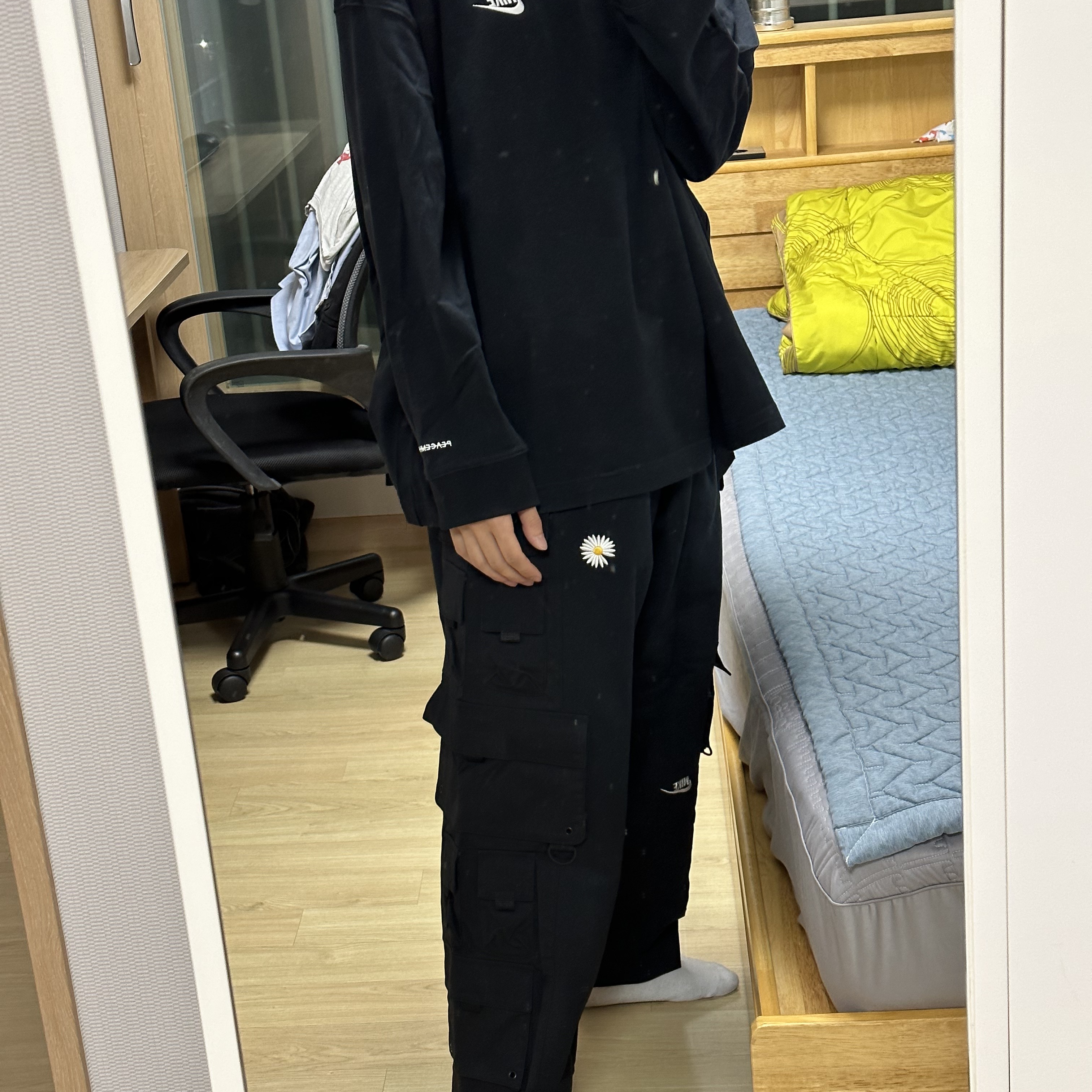 Nike x Peaceminusone Wide Pants Black (DR0096-010), Nike x Peaceminusone LS T-Shirt Black (DR0098-010) 착용 스타일 - 1