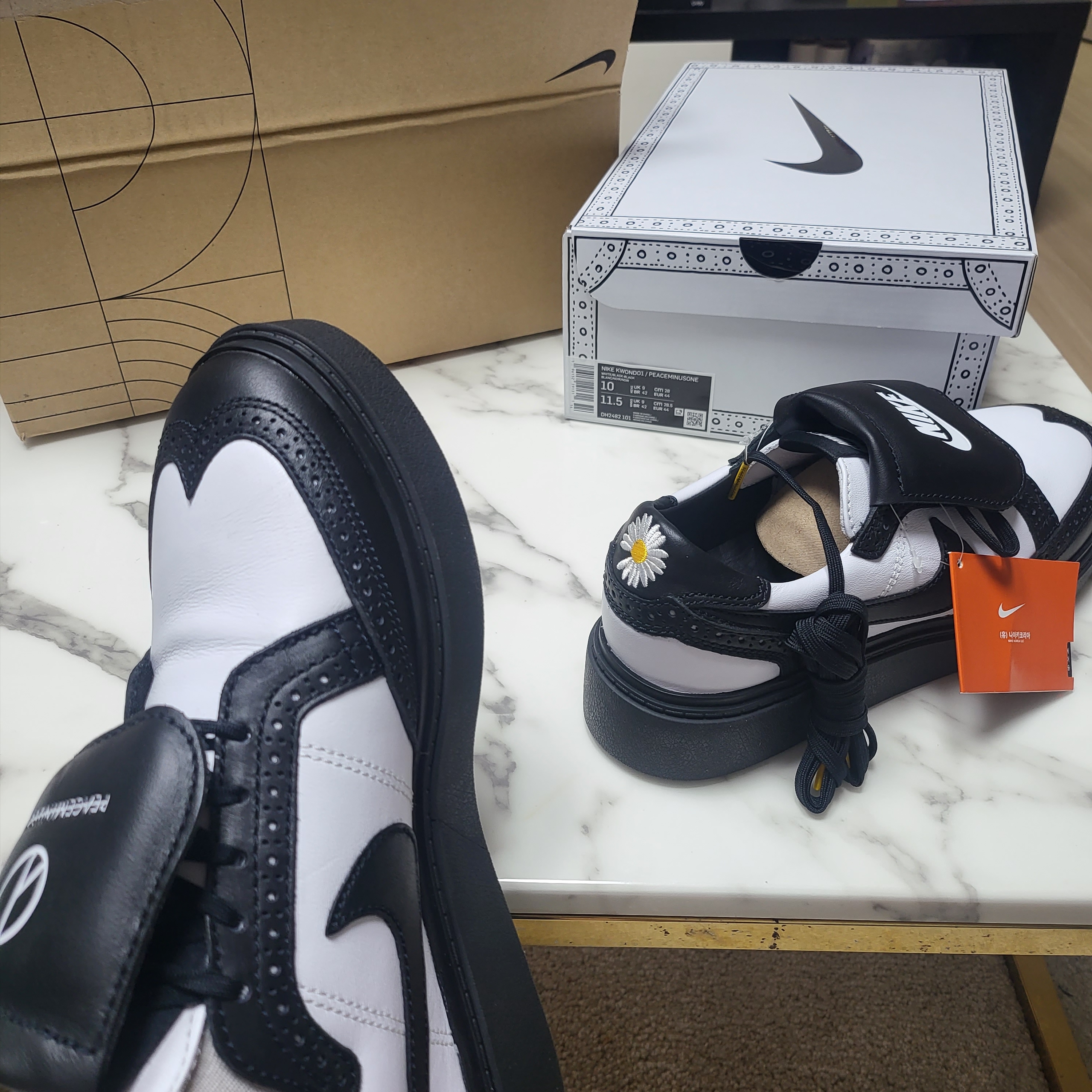 Nike x Peaceminusone Kwondo1 Black and White 착용 스타일