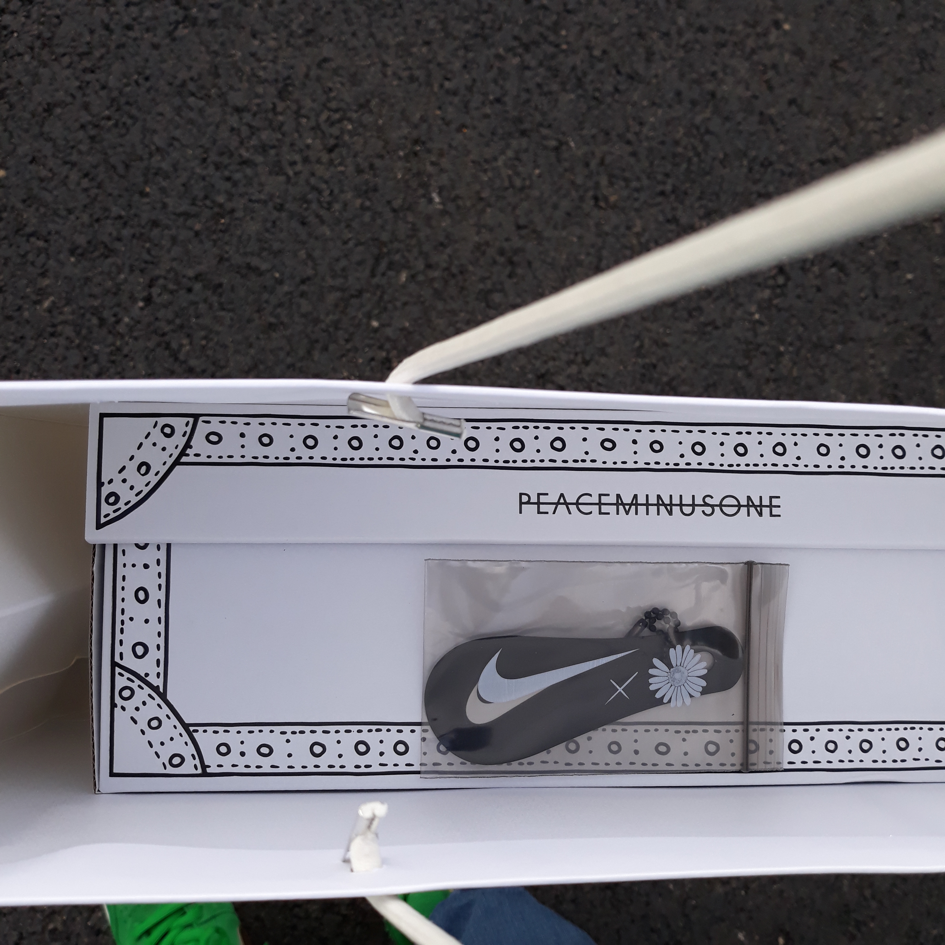 Nike x Peaceminusone Kwondo1 Black and White 착용 스타일 - 2