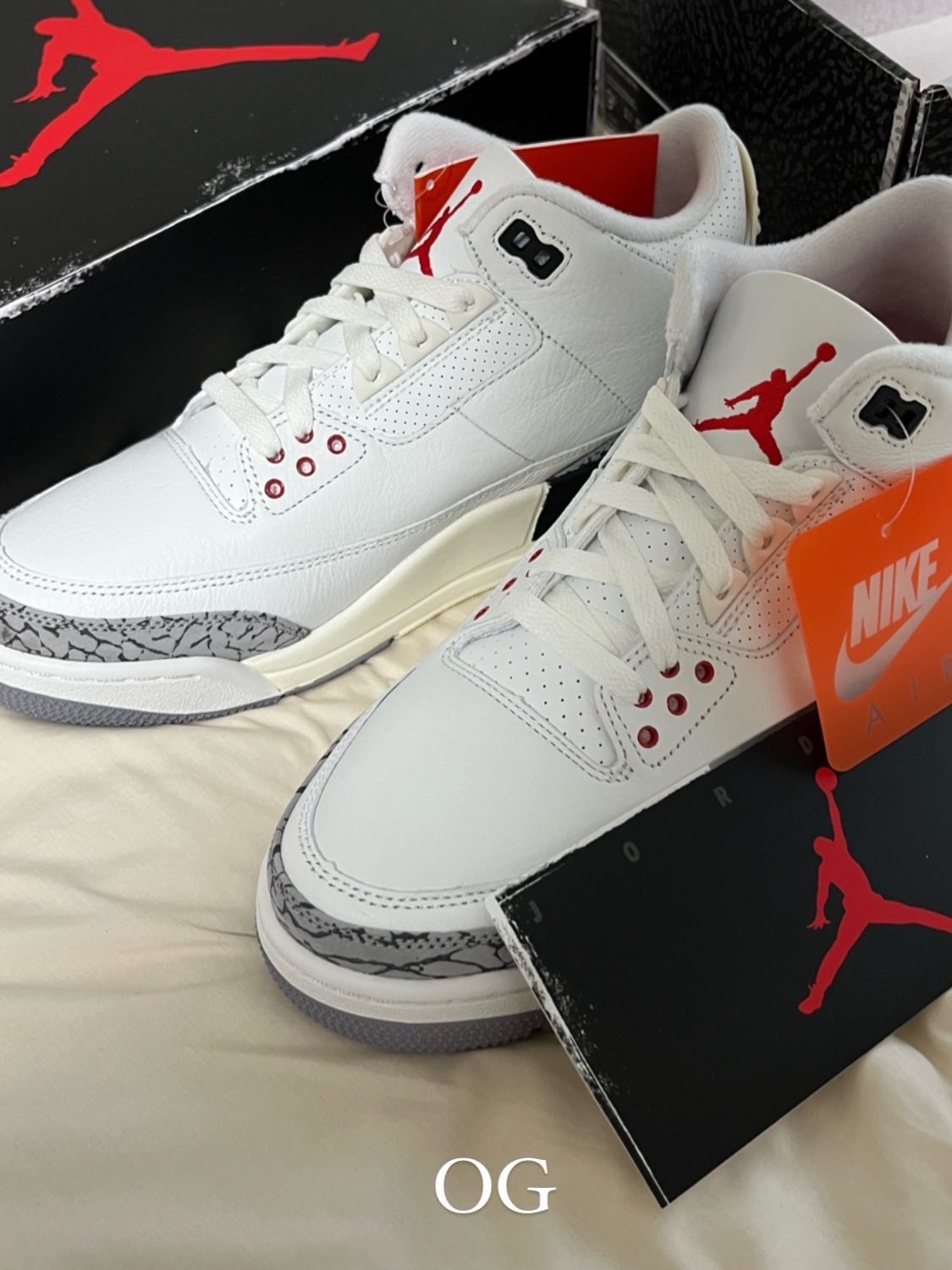 Jordan 3 Retro White Cement Reimagined 착용 스타일 - 1