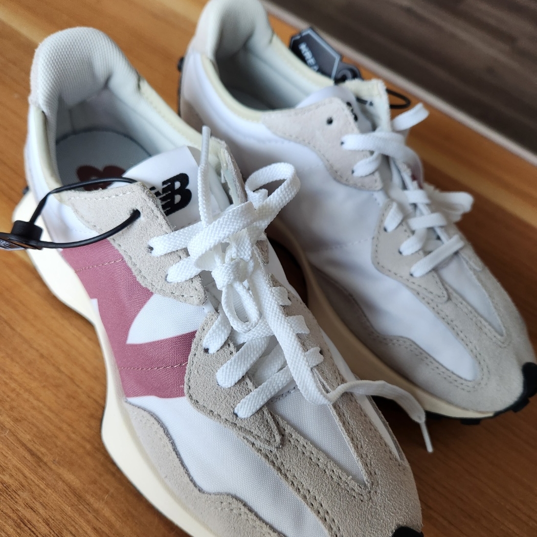(W) New Balance 327 Gray Rose 착용 스타일 - 4