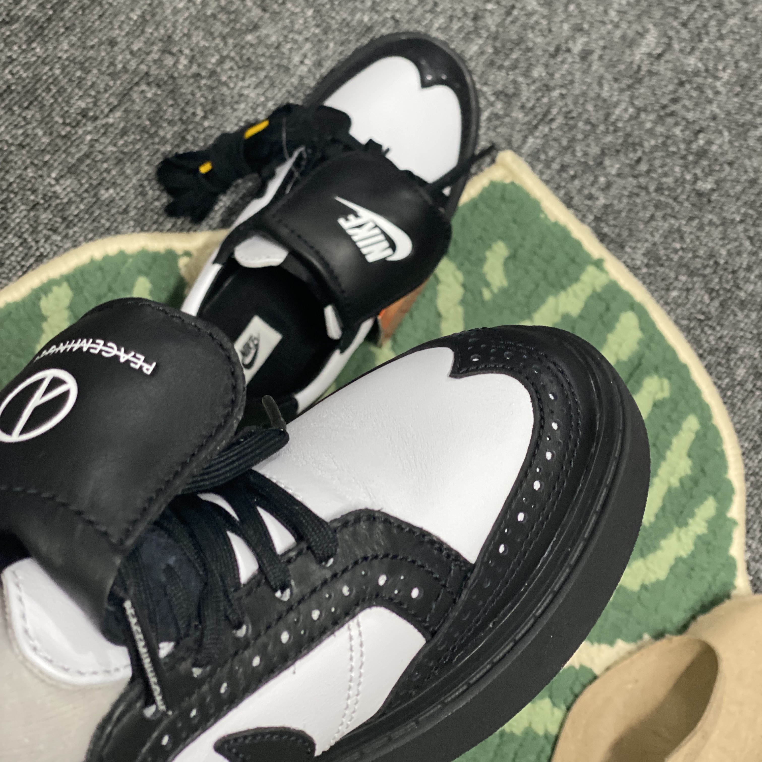 Nike x Peaceminusone Kwondo1 Black and White 착용 스타일 - 2