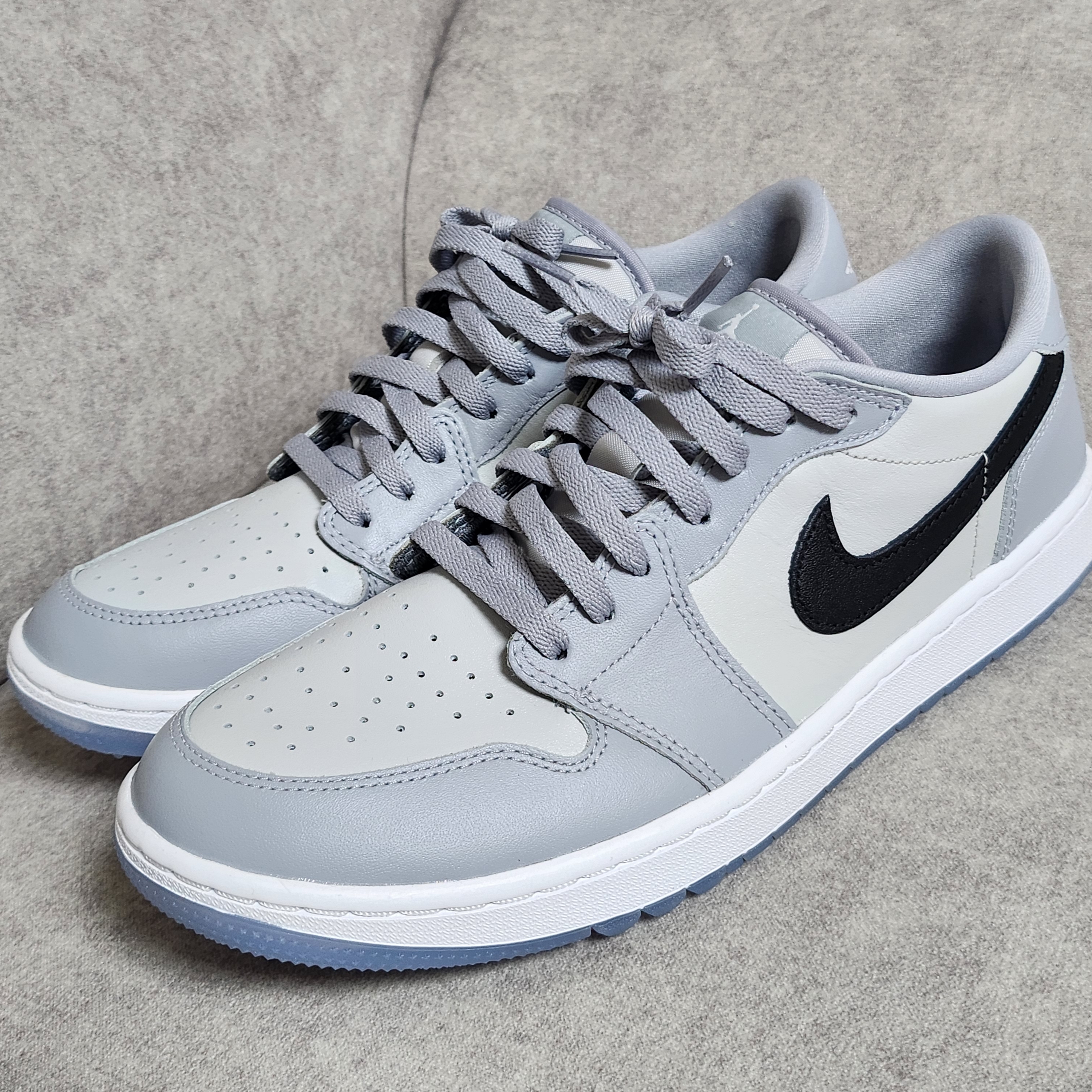 Jordan 1 Low Golf Wolf Grey 착용 스타일 - 2