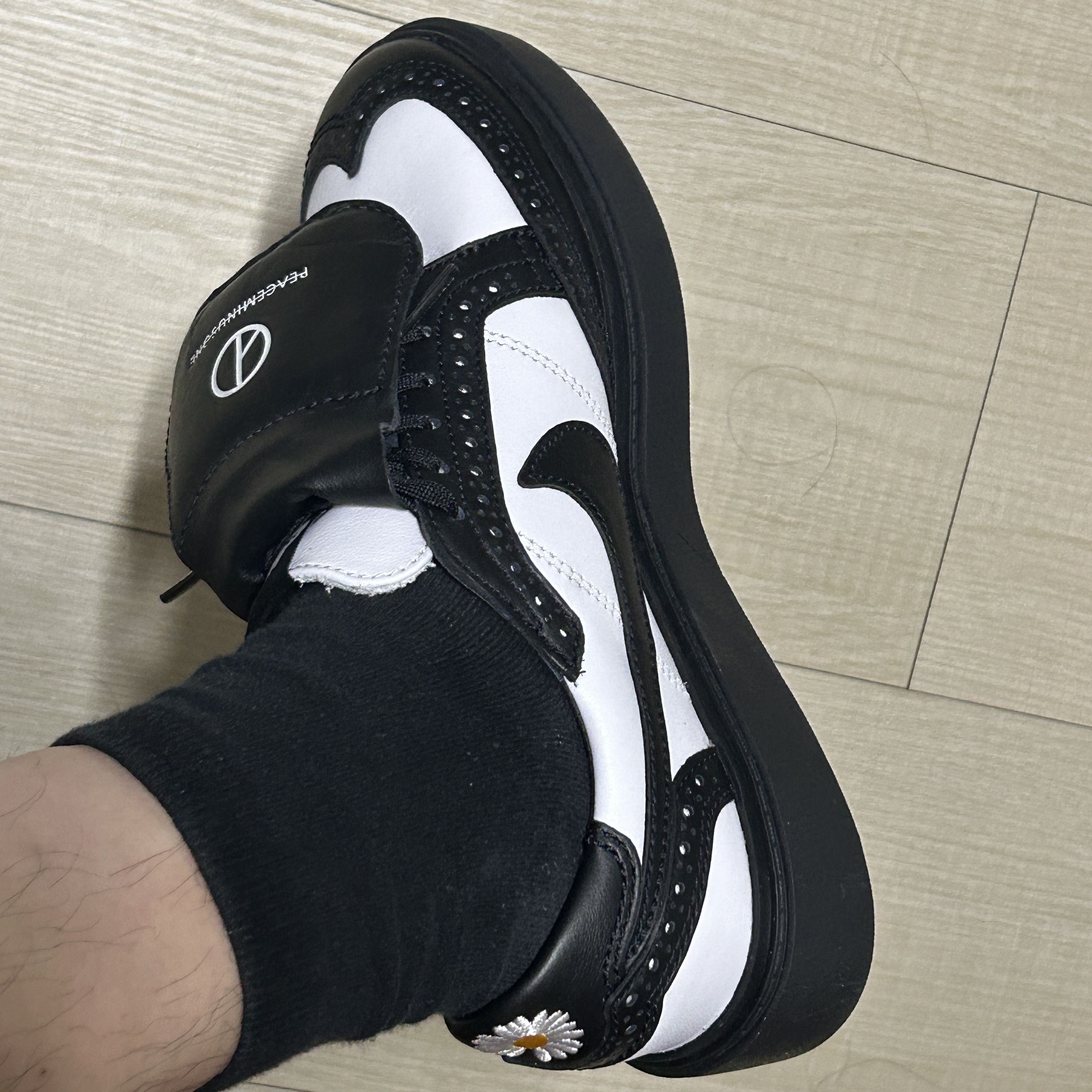 Nike x Peaceminusone Kwondo1 Black and White 착용 스타일 - 1