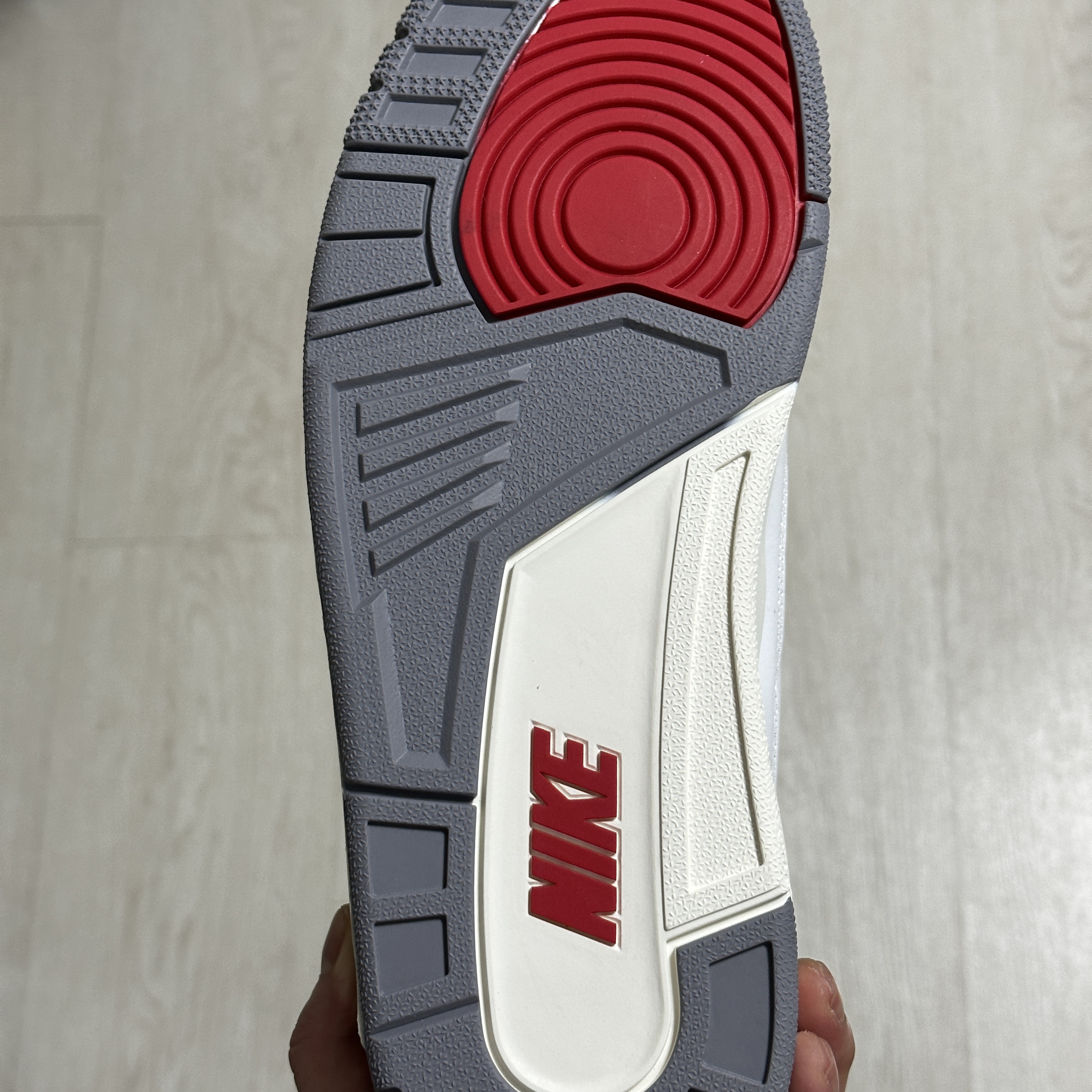 Jordan 3 Retro White Cement Reimagined 착용 스타일 - 3