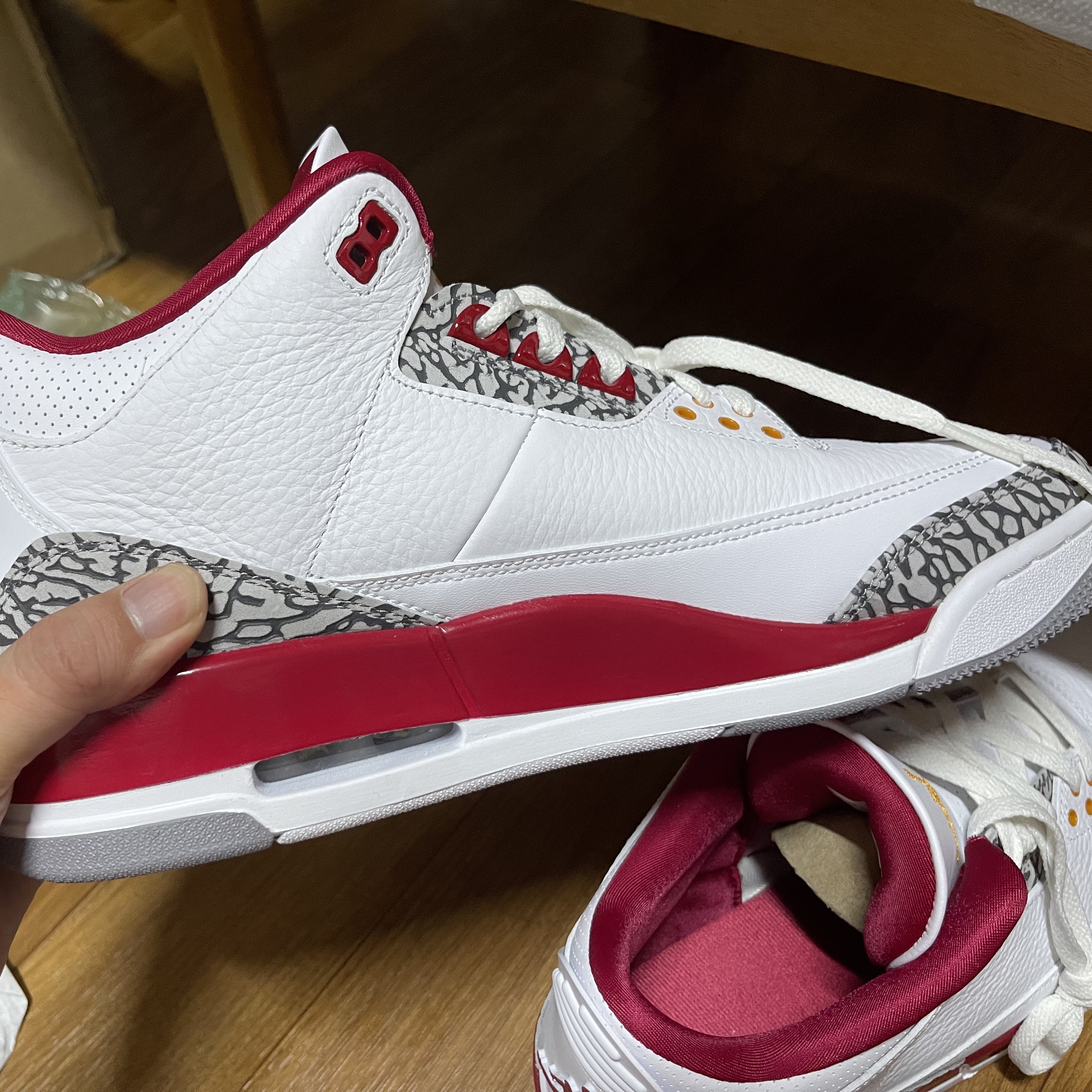 Jordan 3 Retro Cardinal Red 착용 스타일 - 4