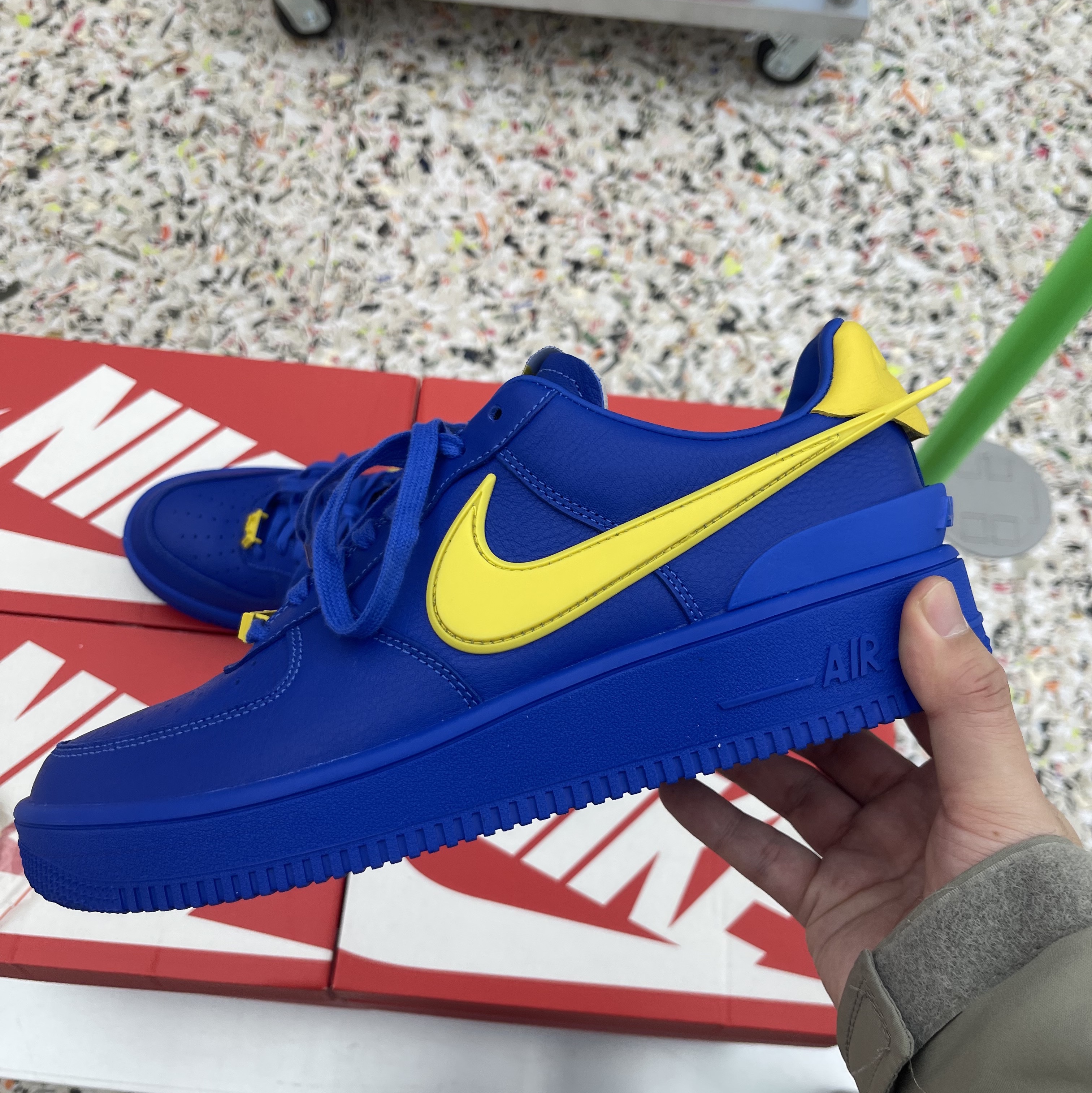 Nike x Ambush Air Force 1 Low SP Pine Green and Citron, Nike x Ambush Air Force 1 Low SP Game Royal and Vivid Sulfur 착용 스타일 - 2