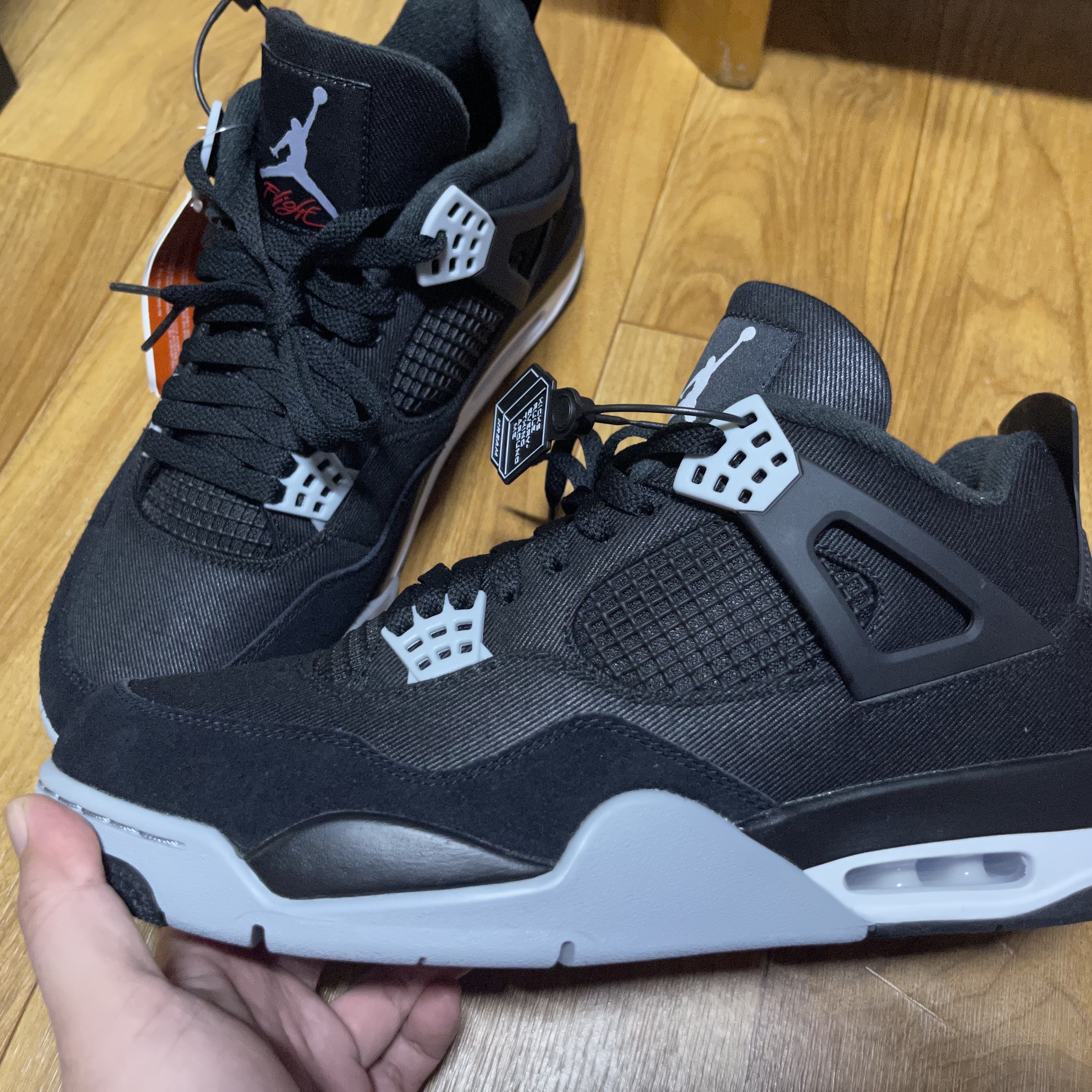 Jordan 4 Retro SE Black and Light Steel 착용 스타일 - 2