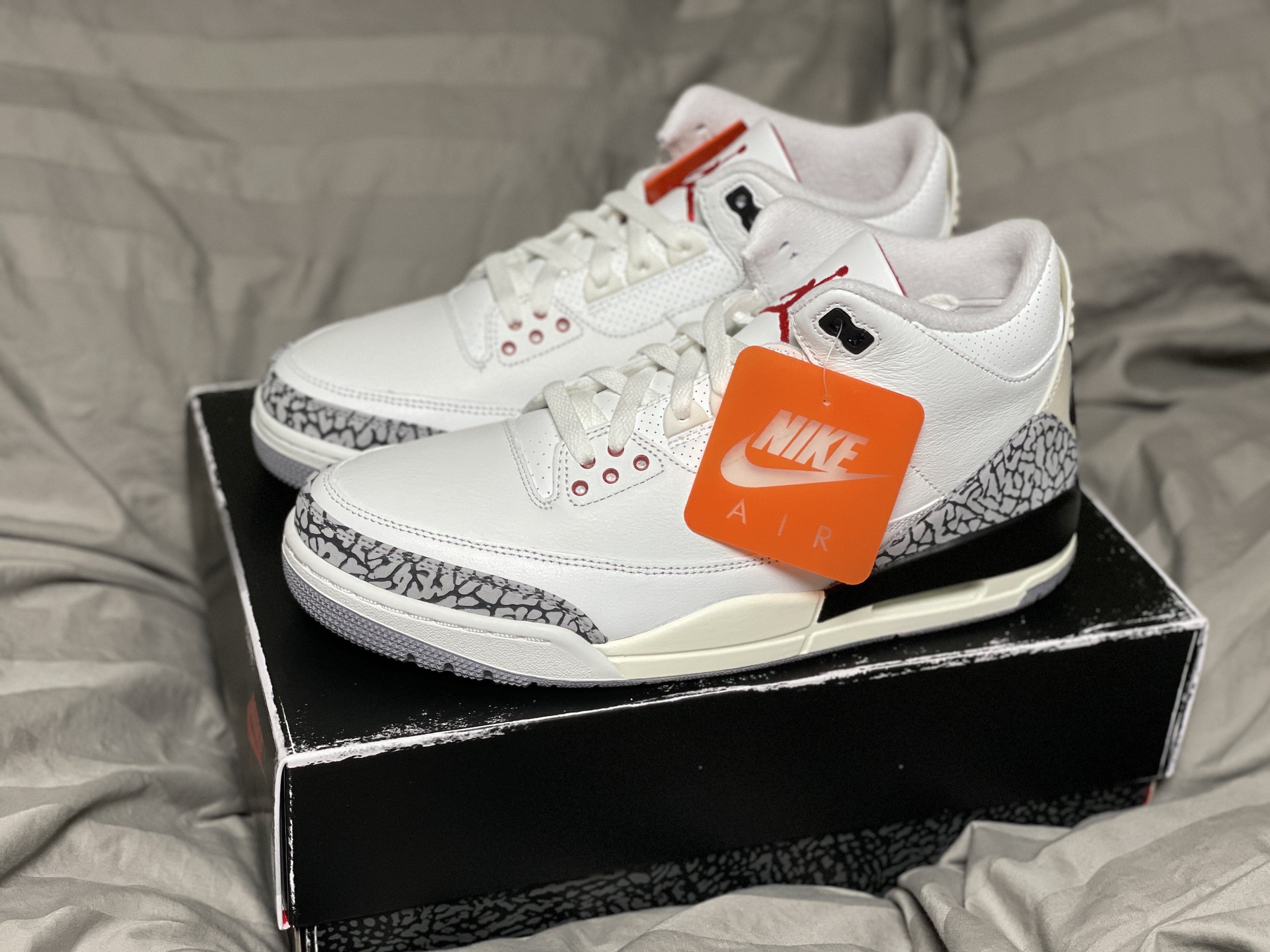 Jordan 3 Retro White Cement Reimagined 착용 스타일 - 1