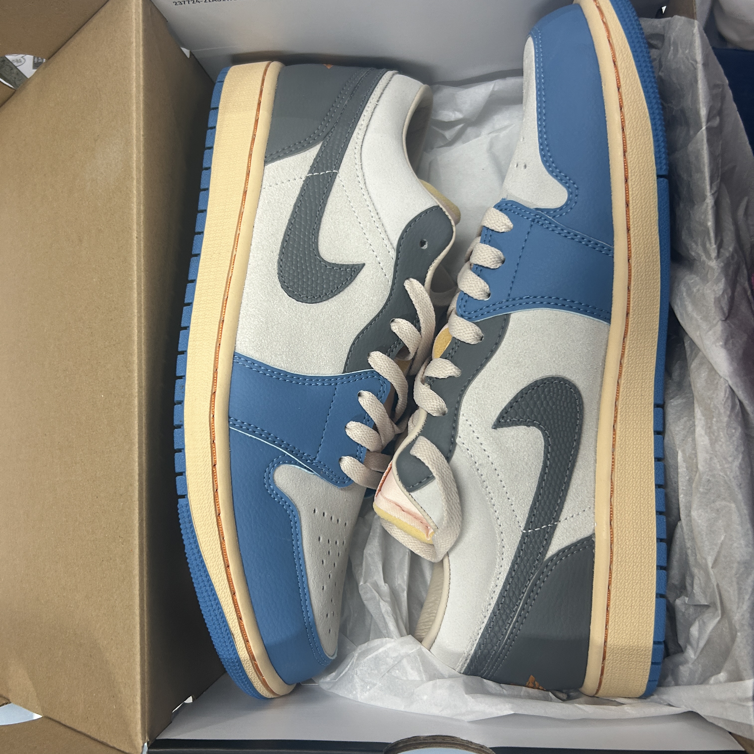 Jordan 1 Low SE Tokyo 96 착용 스타일