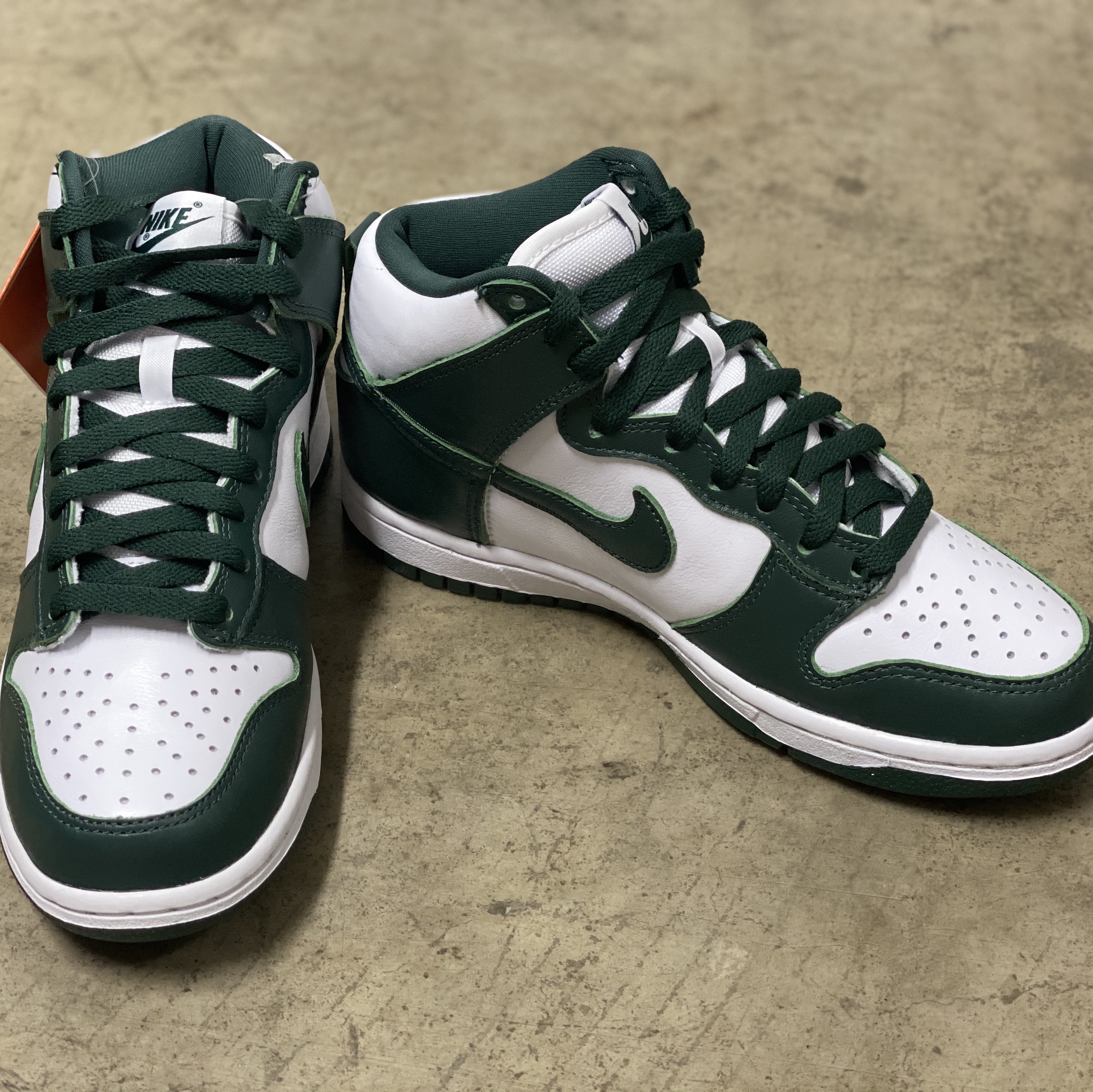 Nike Dunk High SP Spartan Green 착용 스타일 - 3