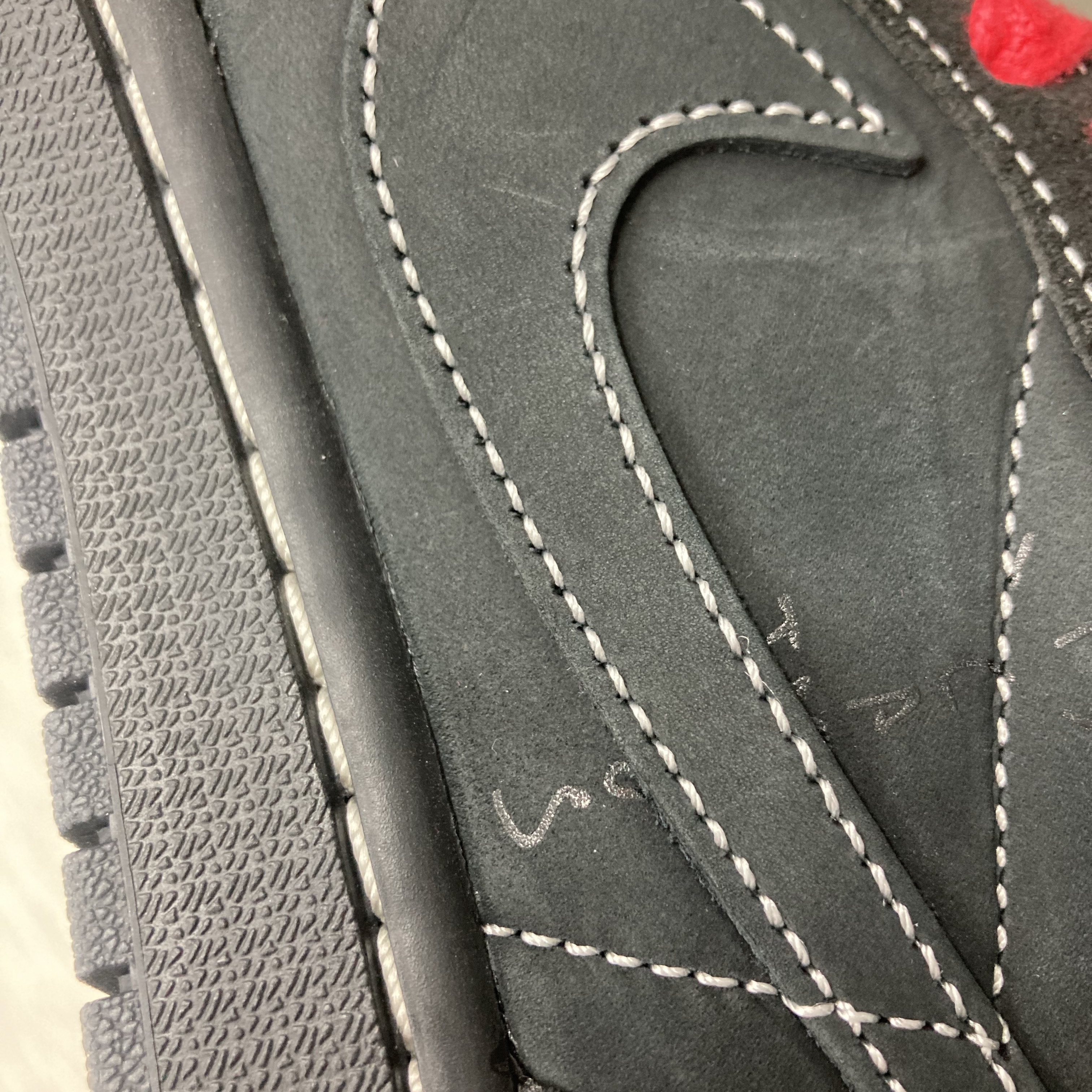 Jordan 1 x Travis Scott Retro Low OG SP Black Phantom 착용 스타일 - 2