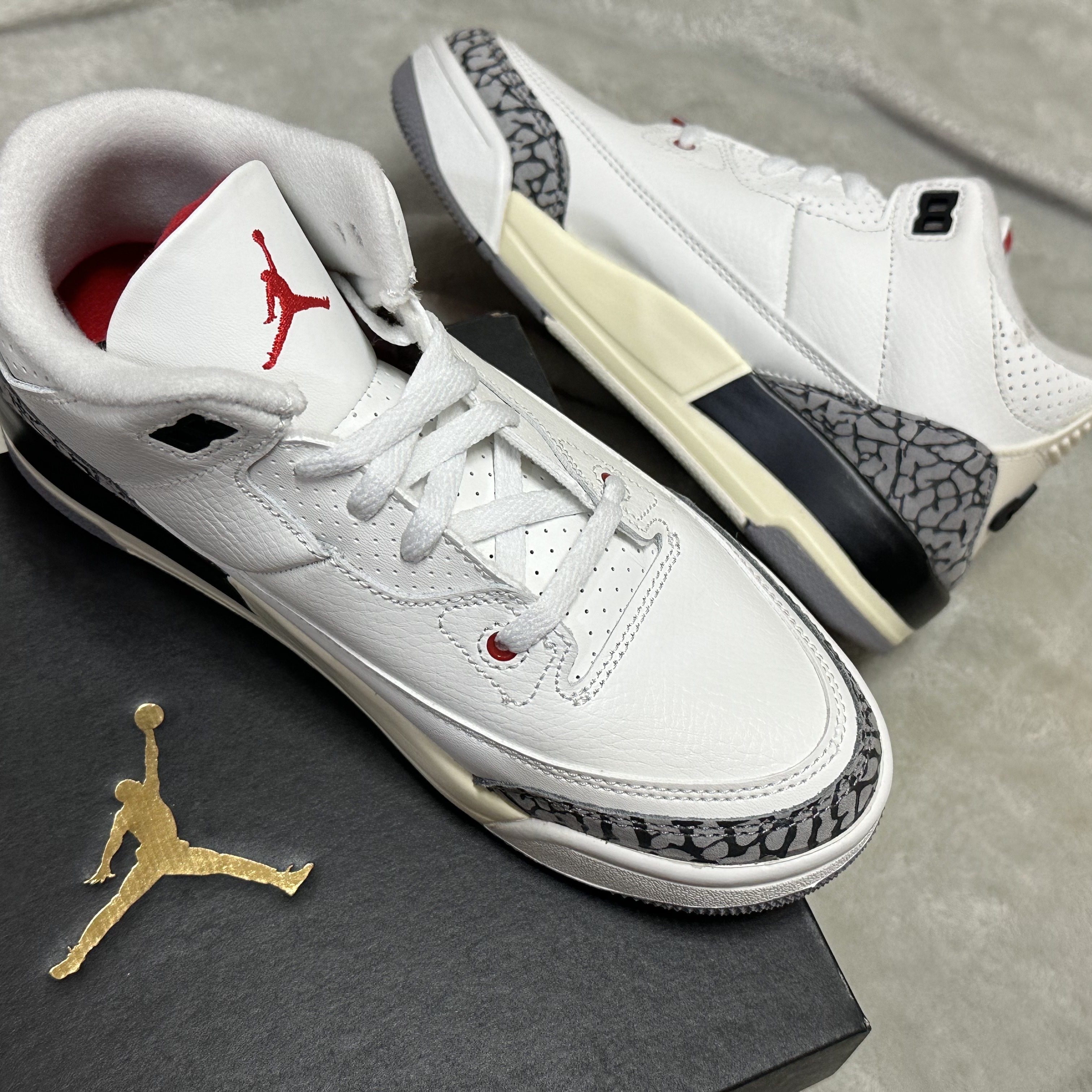 (PS) Jordan 3 Retro White Cement Reimagined 착용 스타일 - 1