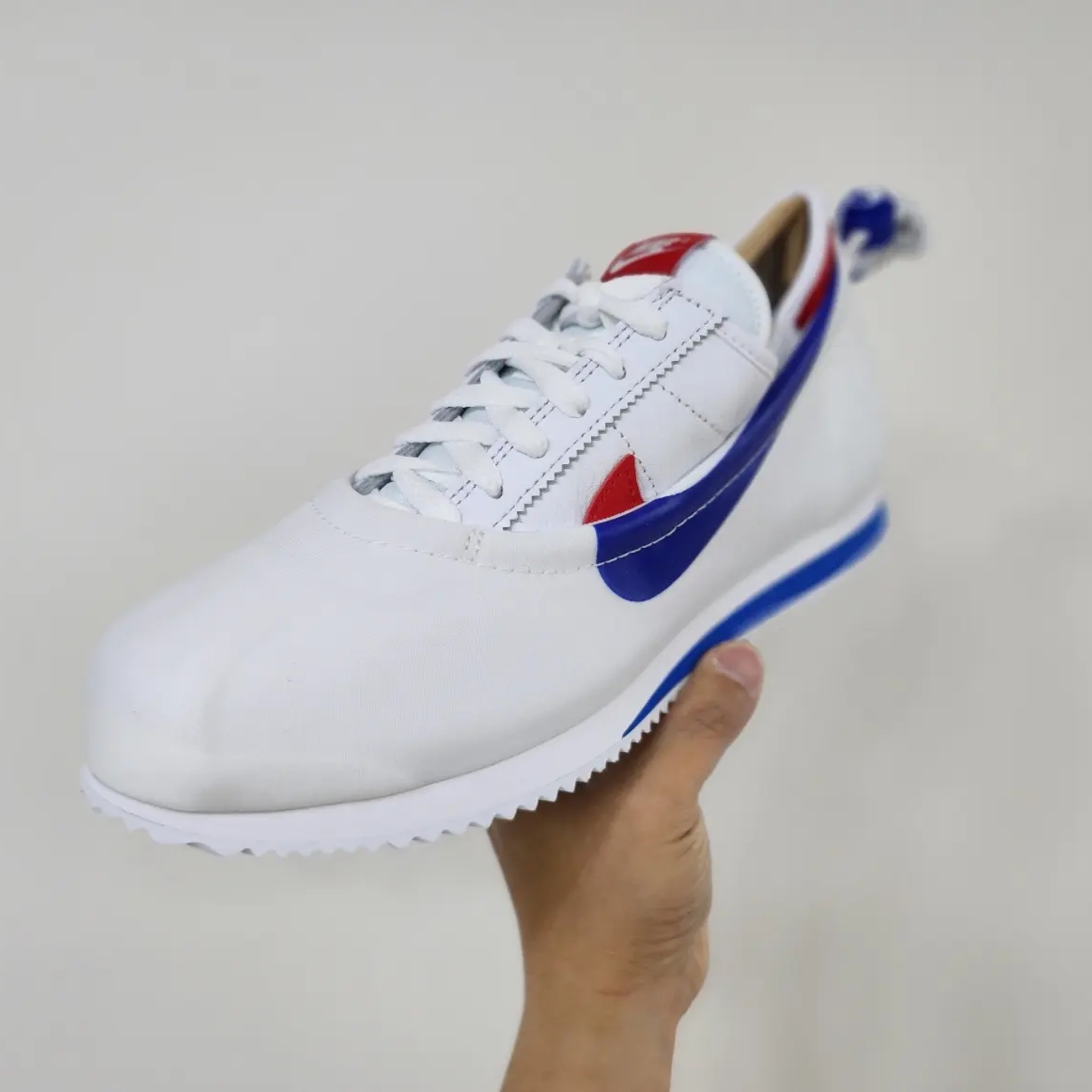 Nike x Clot Cortez SP White and Game Royal 착용 스타일 - 1