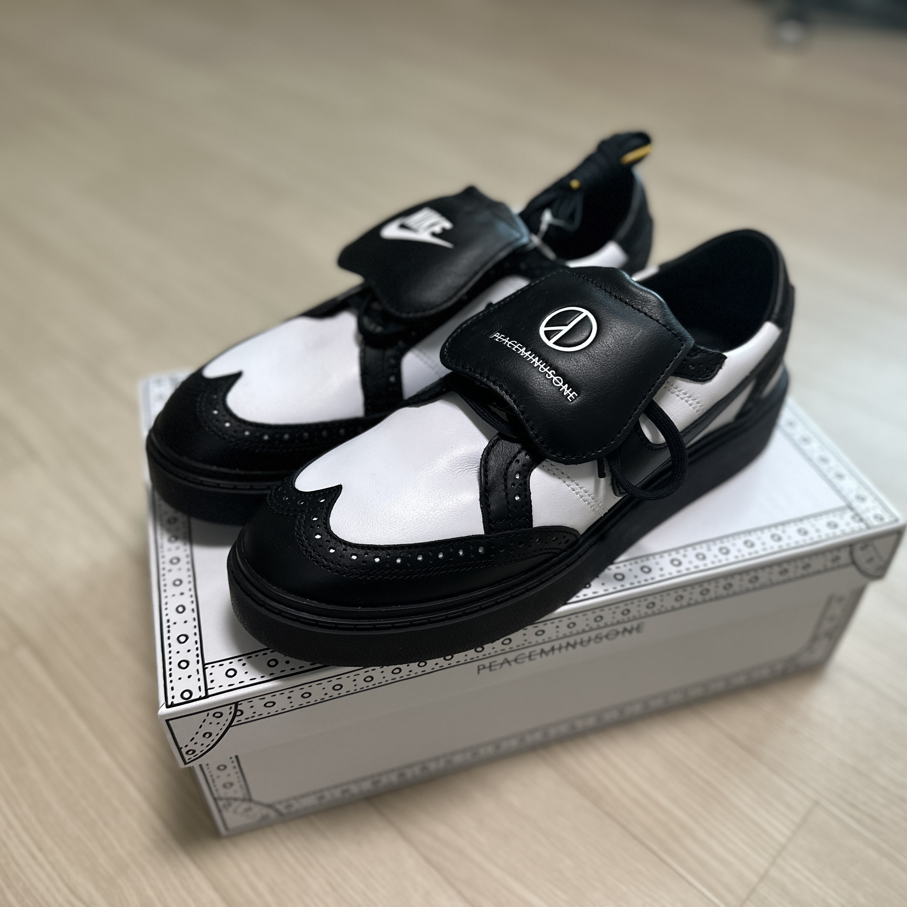 Nike x Peaceminusone Kwondo1 Black and White 착용 스타일 - 2