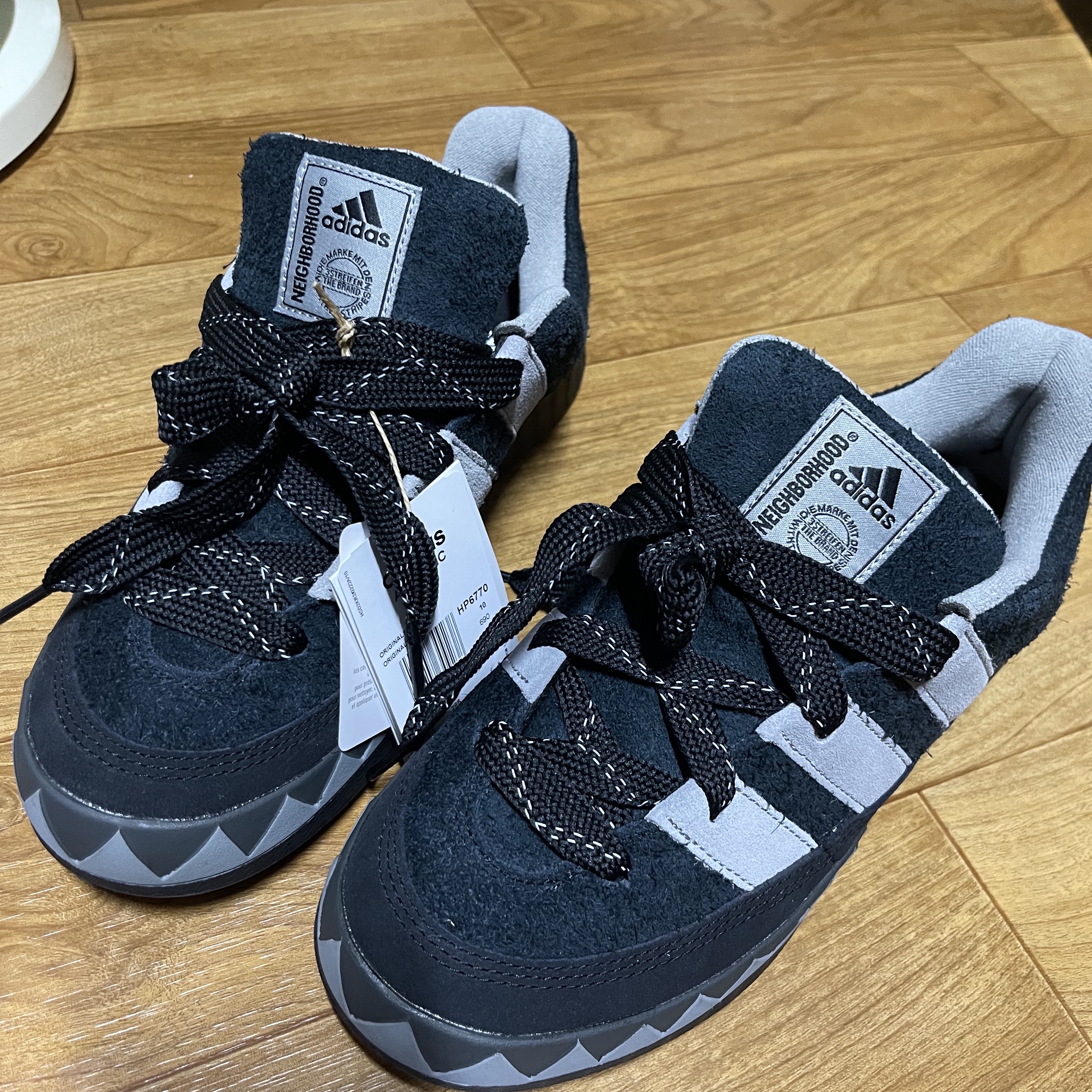 Adidas x Neighborhood Adimatic Core Black 착용 스타일 - 2