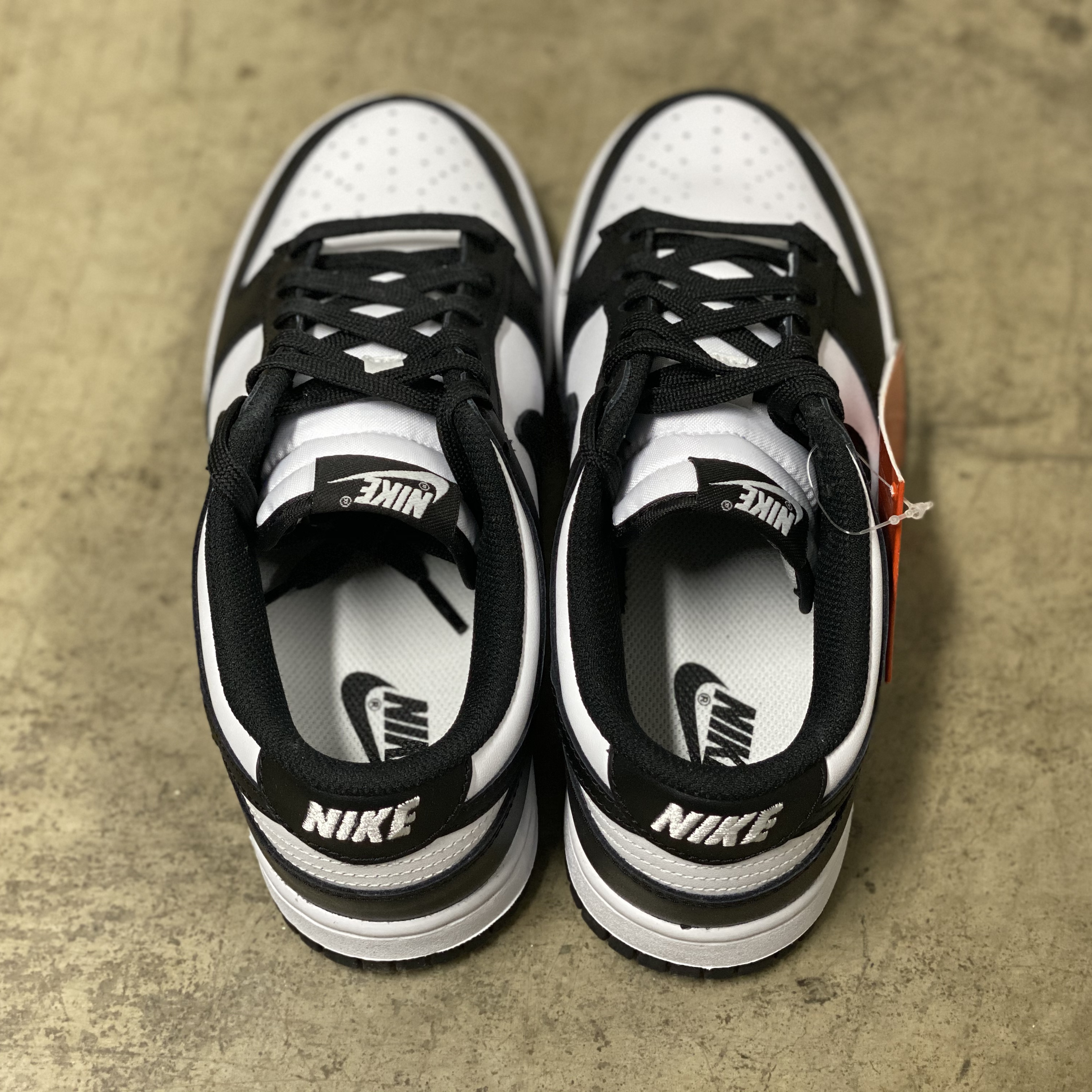 (W) Nike Dunk Low Black 착용 스타일 - 2