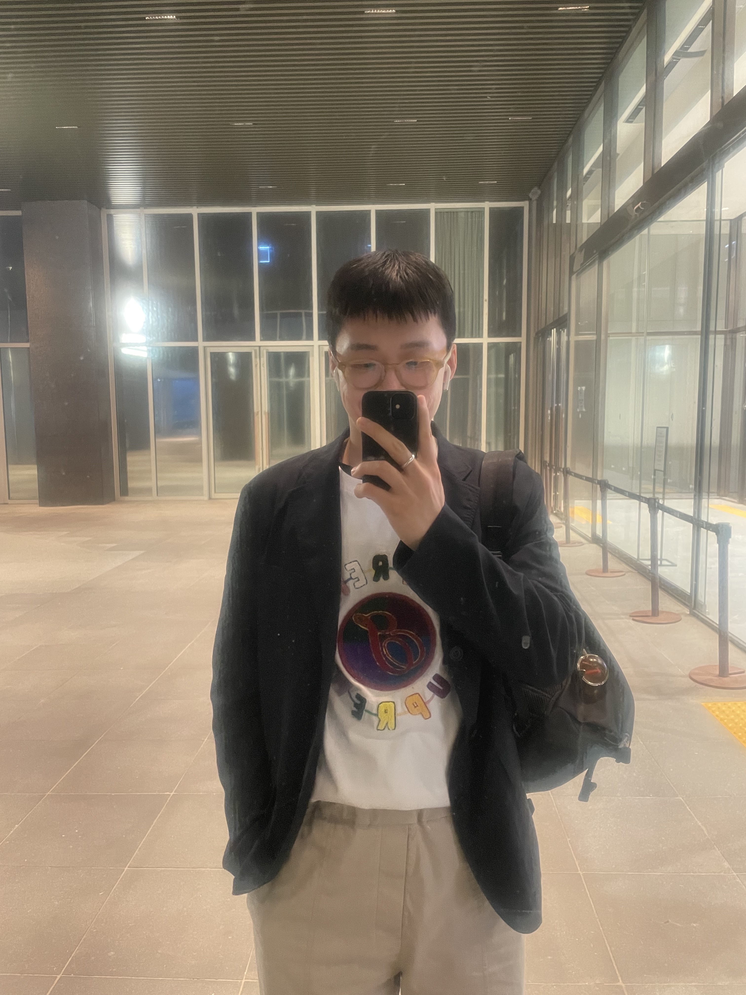 Supreme Chenille Crest S/S Top White - 23SS 착용 스타일 - 3