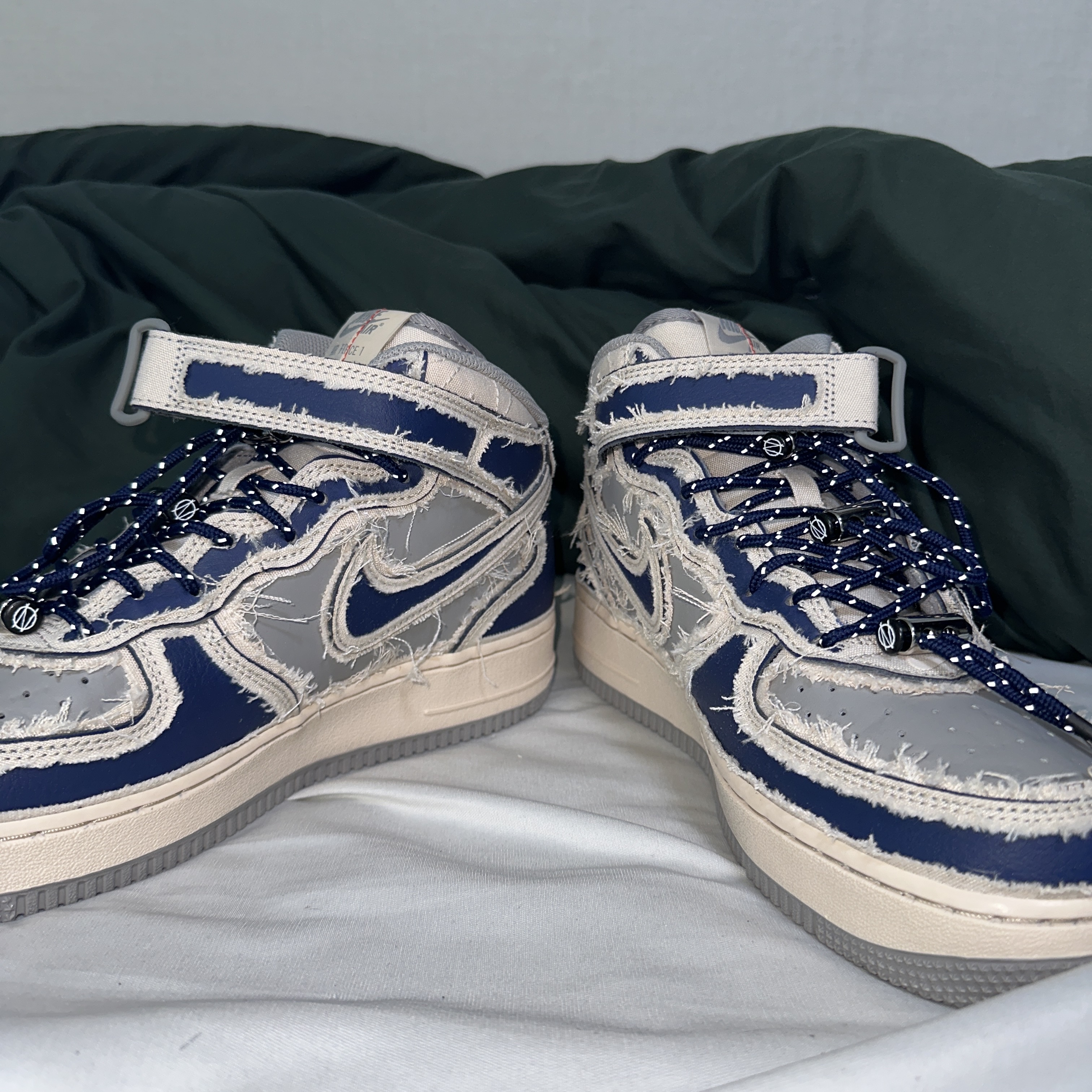 Nike Air Force 1 Mid '07 Pearl White 착용 스타일 - 2