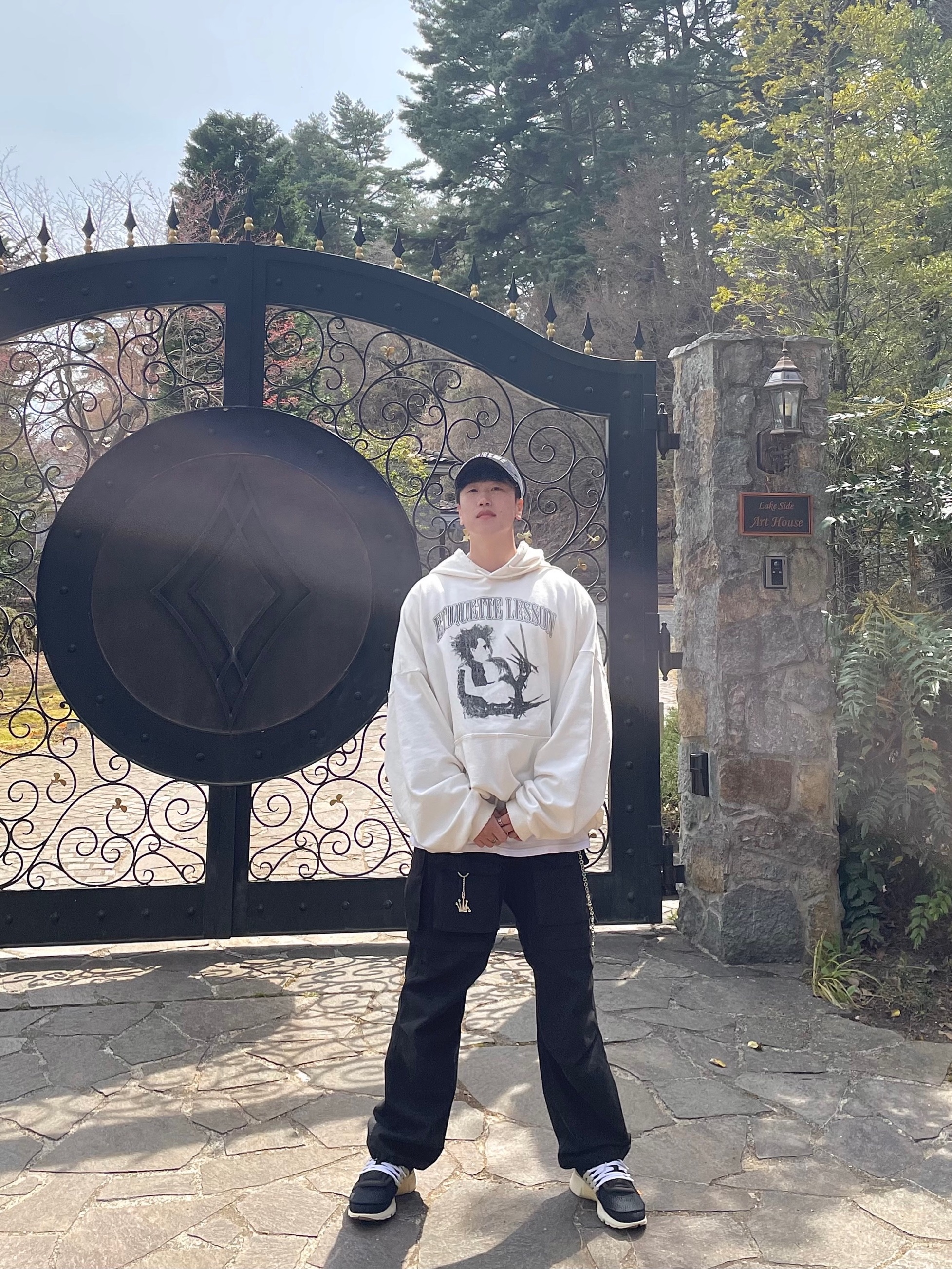 Project G/R x Atmos Etiquette Lesson Vintage Washed Hoodie White, Supreme x Nike Arc Corduroy 6-Panel Black - 22SS 착용 스타일 - 2