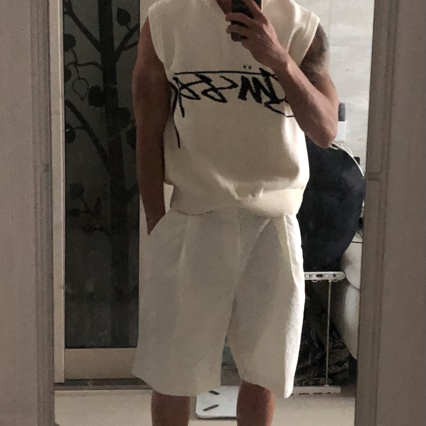 Stussy Sweater Vest Natural 착용 스타일 - 1