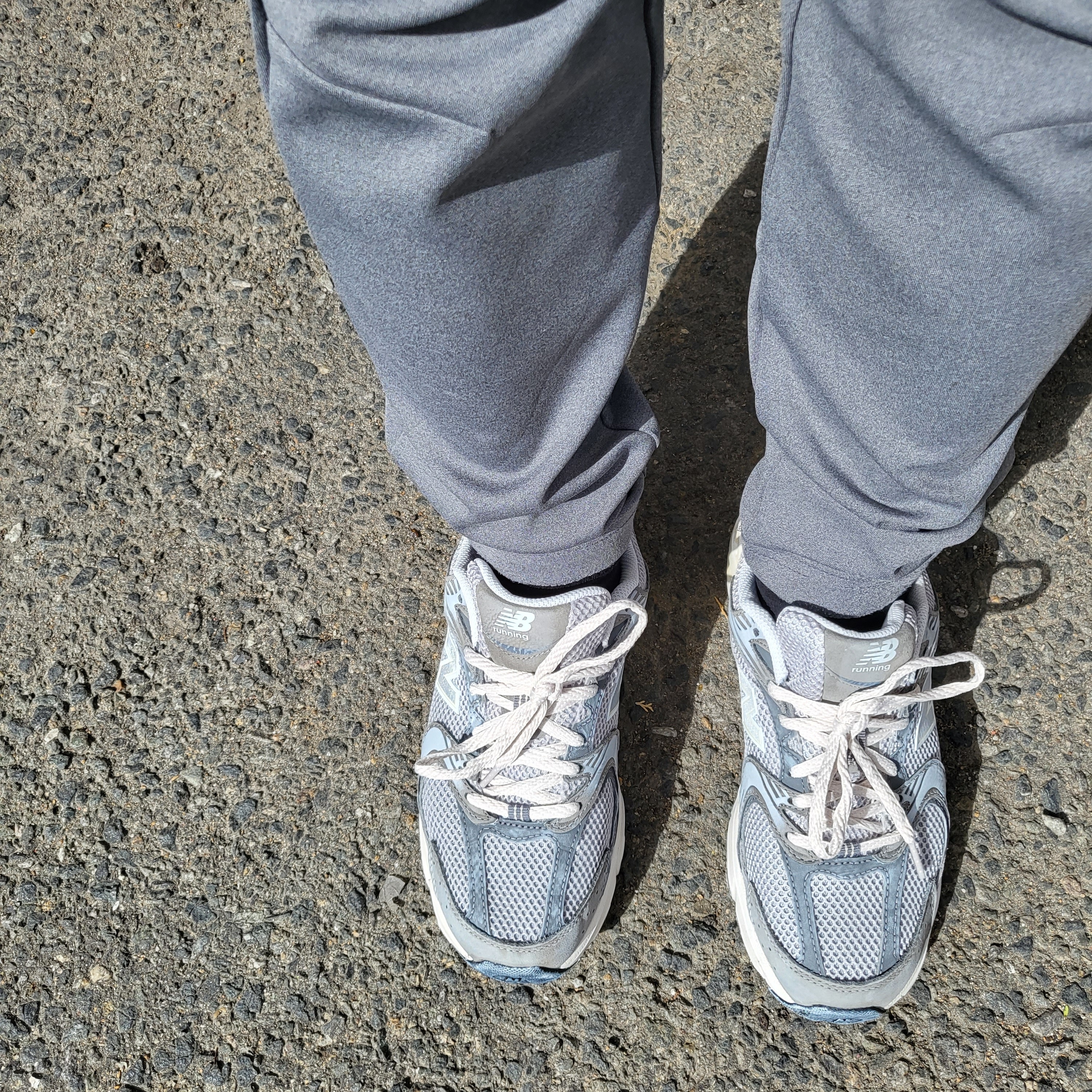 New Balance 530 Premium Vintage Grey Matter 착용 스타일