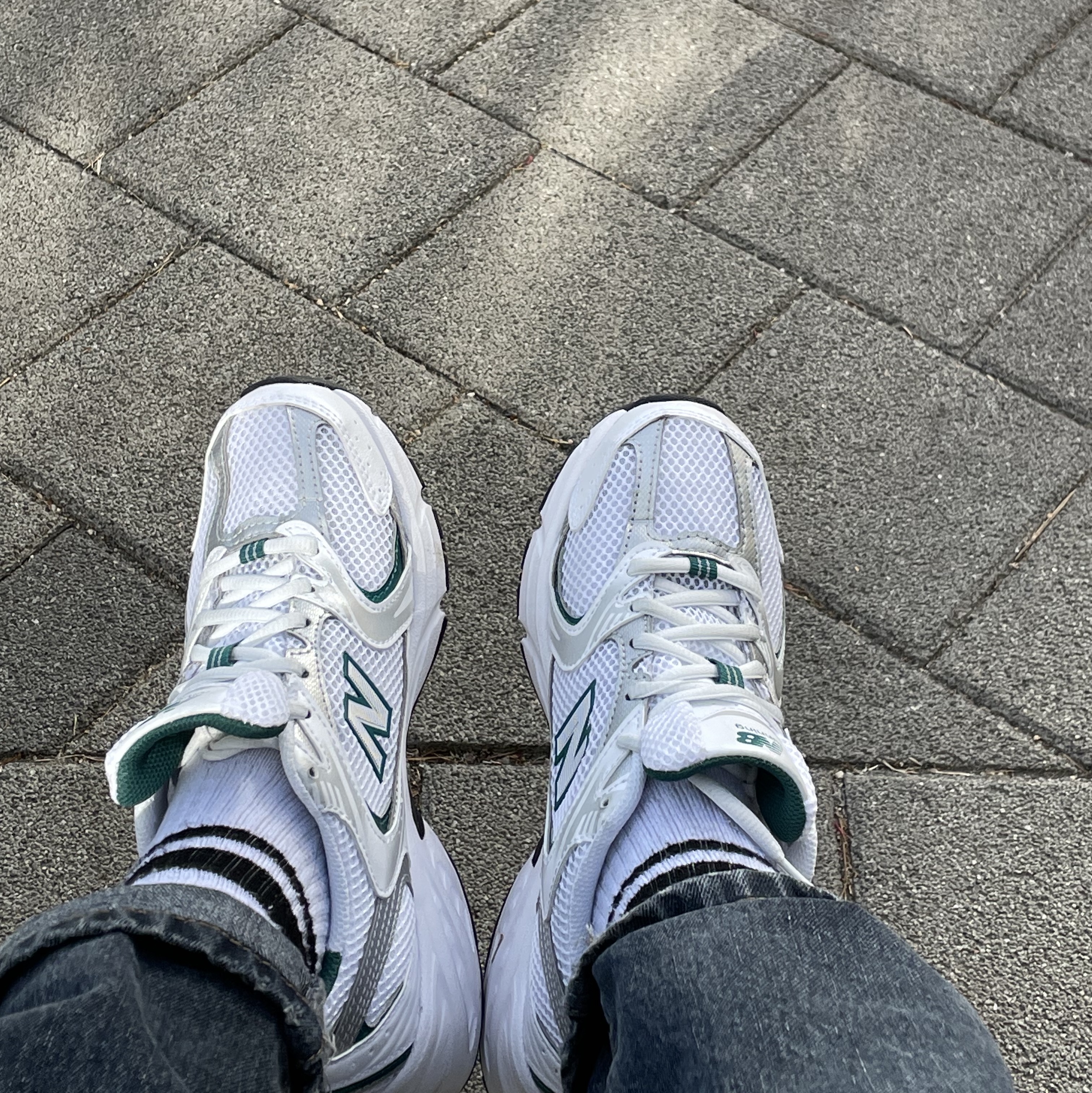 New Balance 530 White Mint 착용 스타일