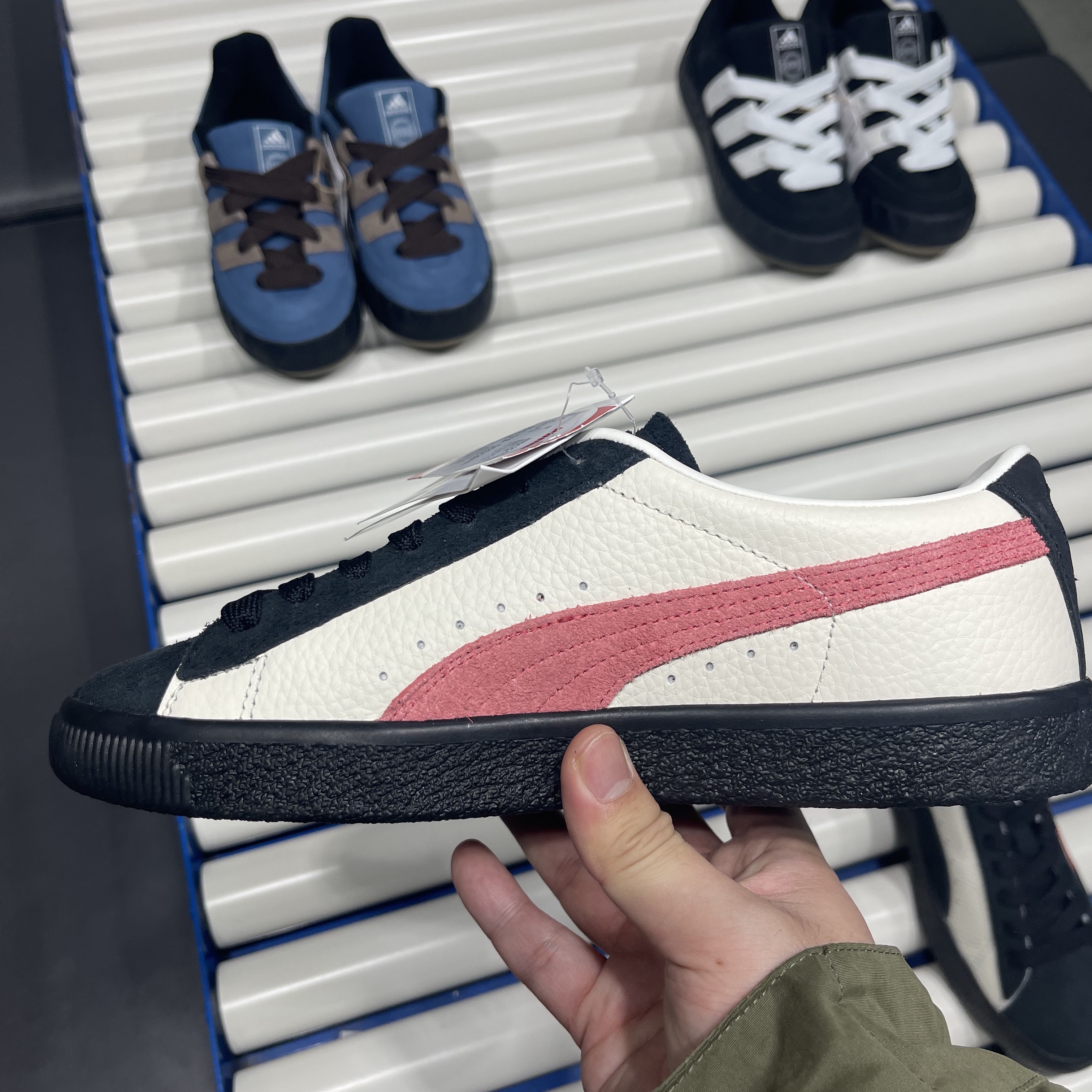 Puma x Staple Suede VTG Atmos 착용 스타일 - 3