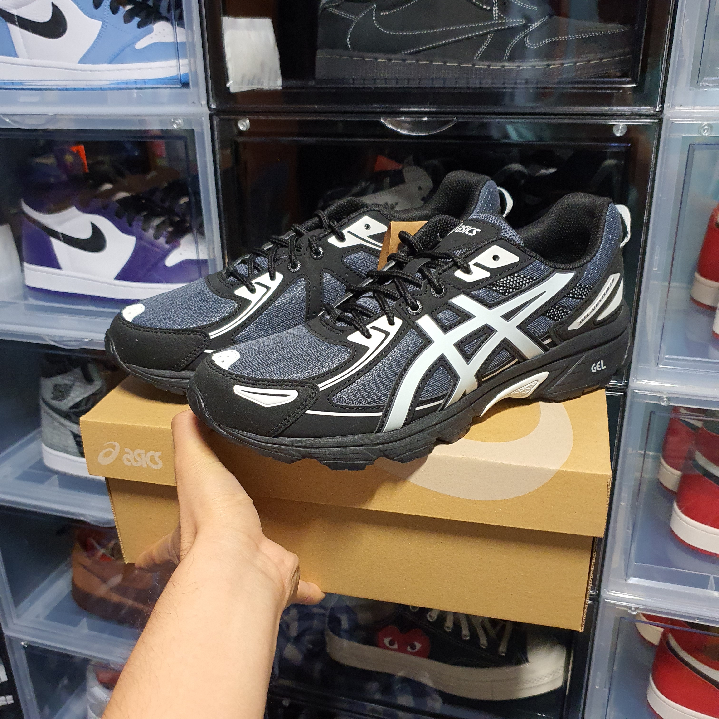 Asics Gel-Venture 6 Carrier Grey 착용 스타일 - 1