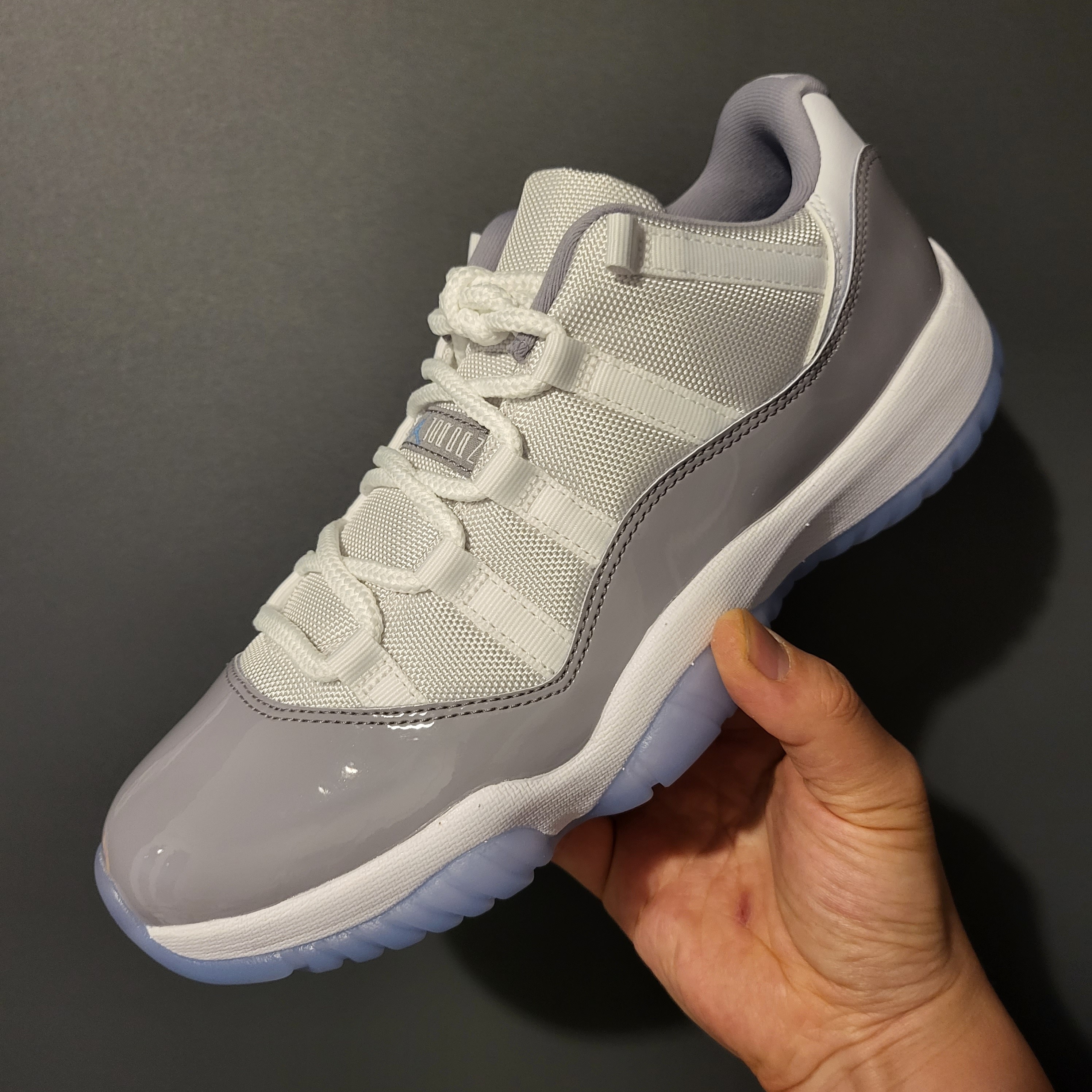 Jordan 11 Retro Low Cement Grey 착용 스타일