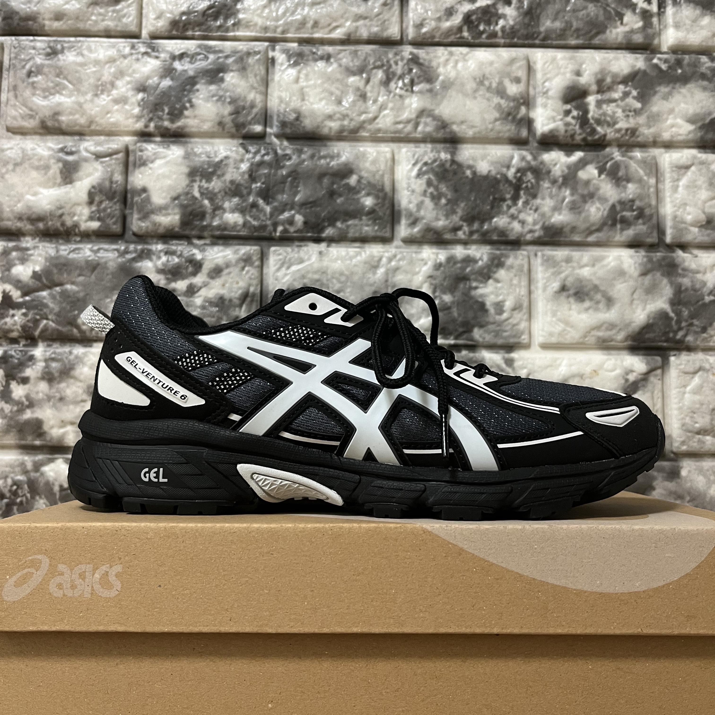 Asics Gel-Venture 6 Carrier Grey 착용 스타일 - 2