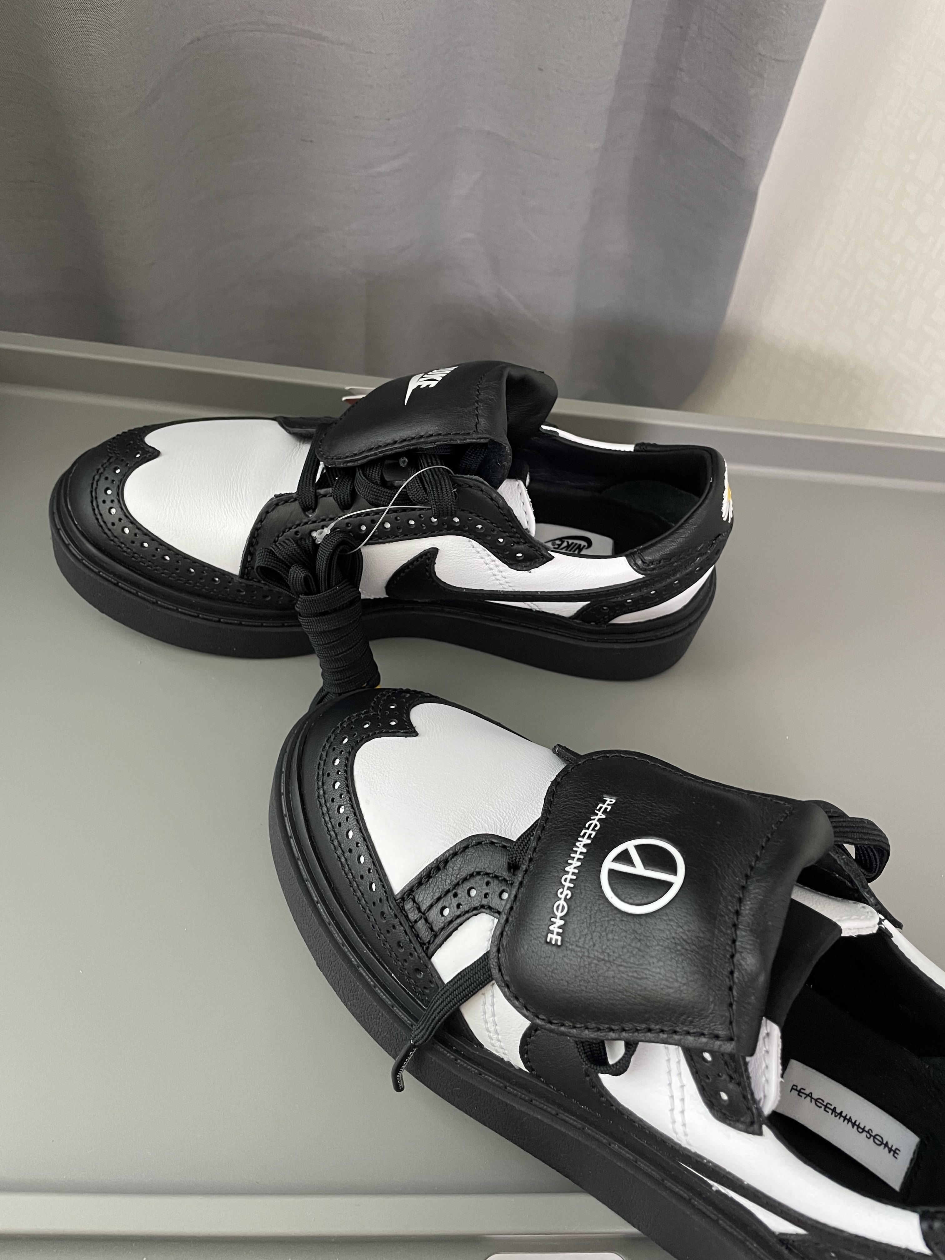 Nike x Peaceminusone Kwondo1 Black and White 착용 스타일 - 3
