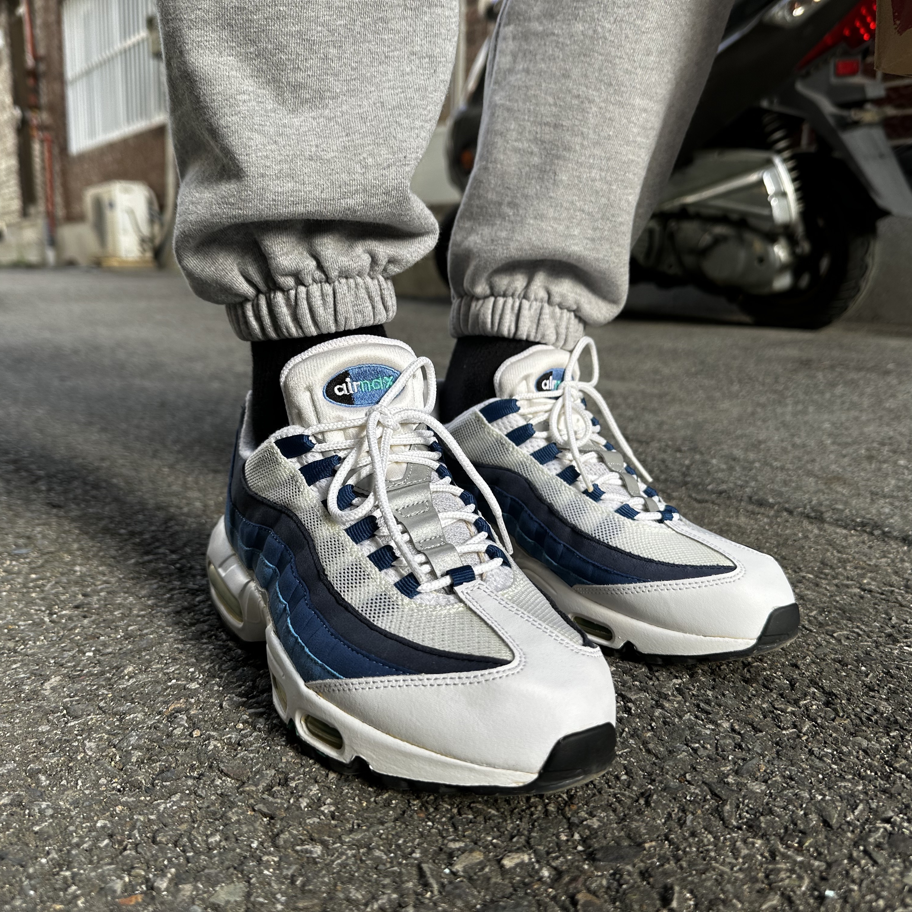 Nike Air Max 95 White Slate Blue 착용 스타일 - 2