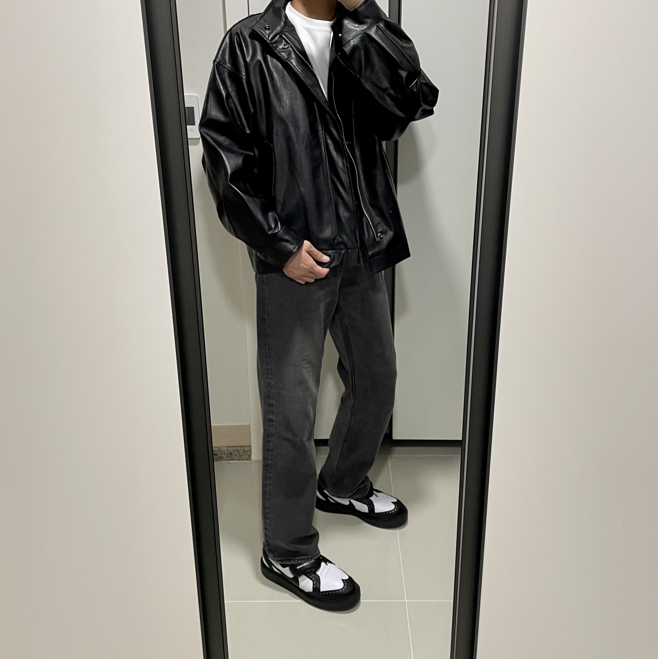 Nike x Peaceminusone Kwondo1 Black and White 착용 스타일 - 3